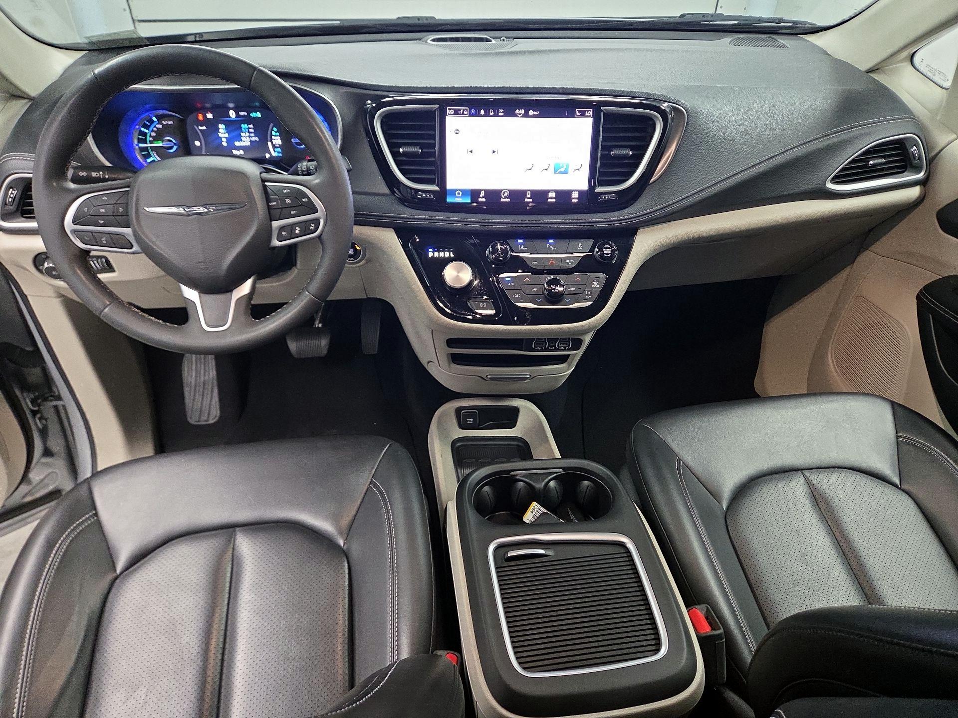 Thumbnail: 2023 Chrysler Pacifica - 9