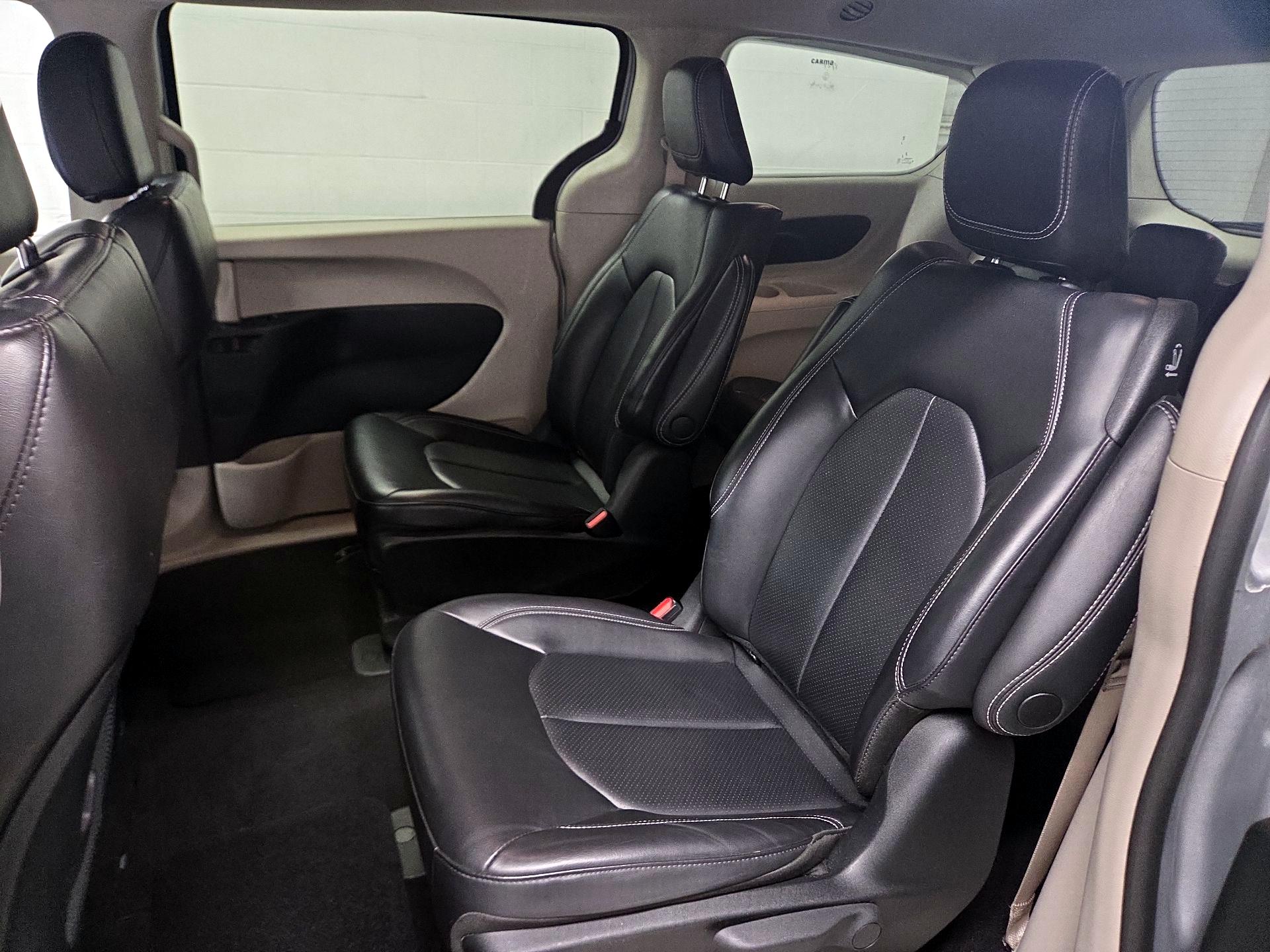 Thumbnail: 2023 Chrysler Pacifica - 19