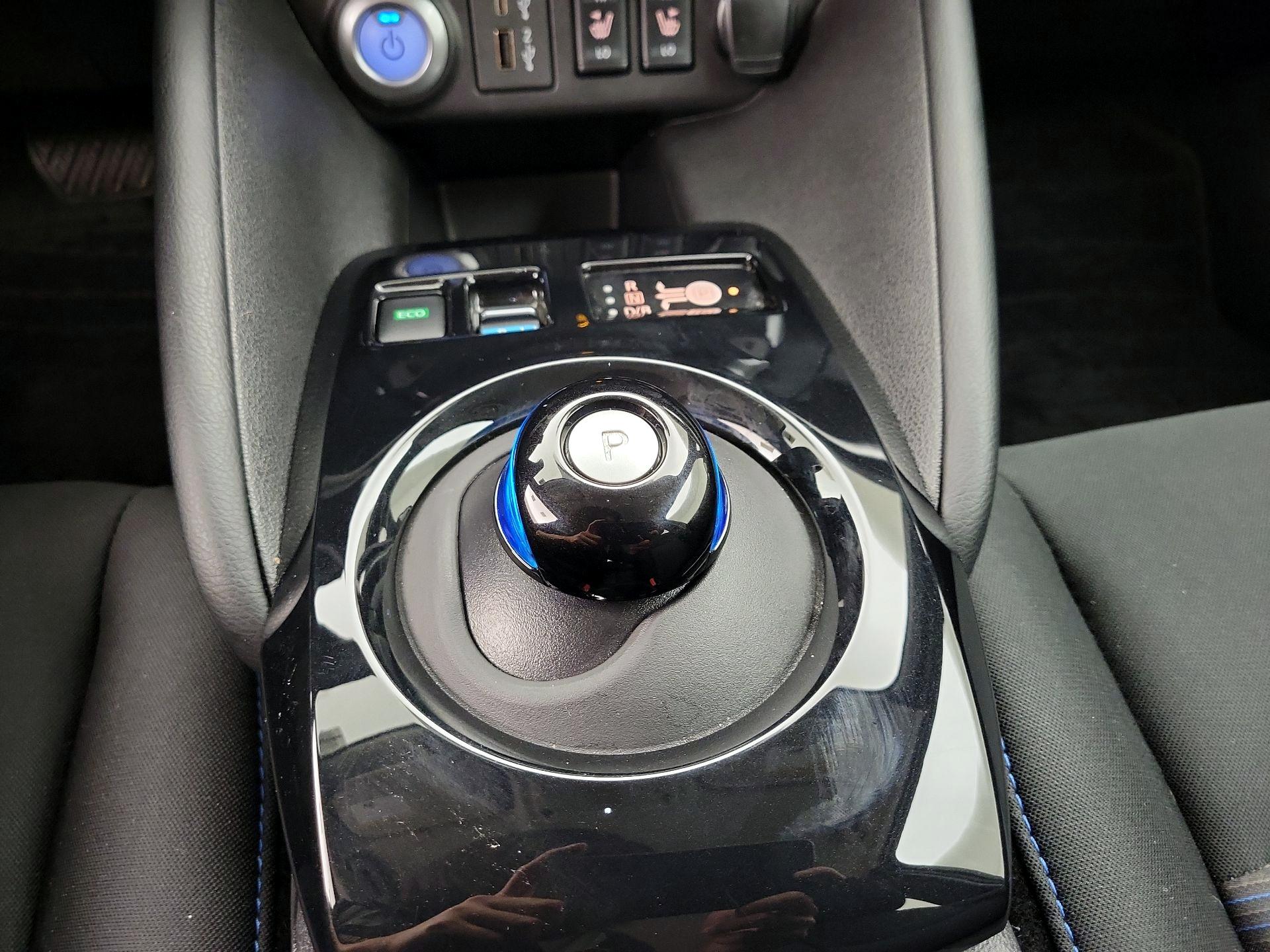 Thumbnail: 2024 Nissan Leaf - 17