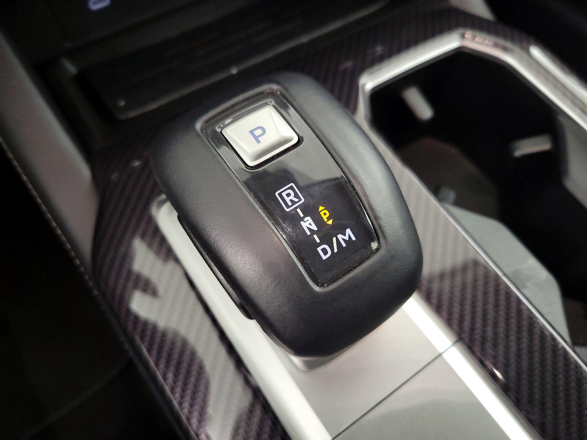 Thumbnail: 2025 Mitsubishi Outlander - 18