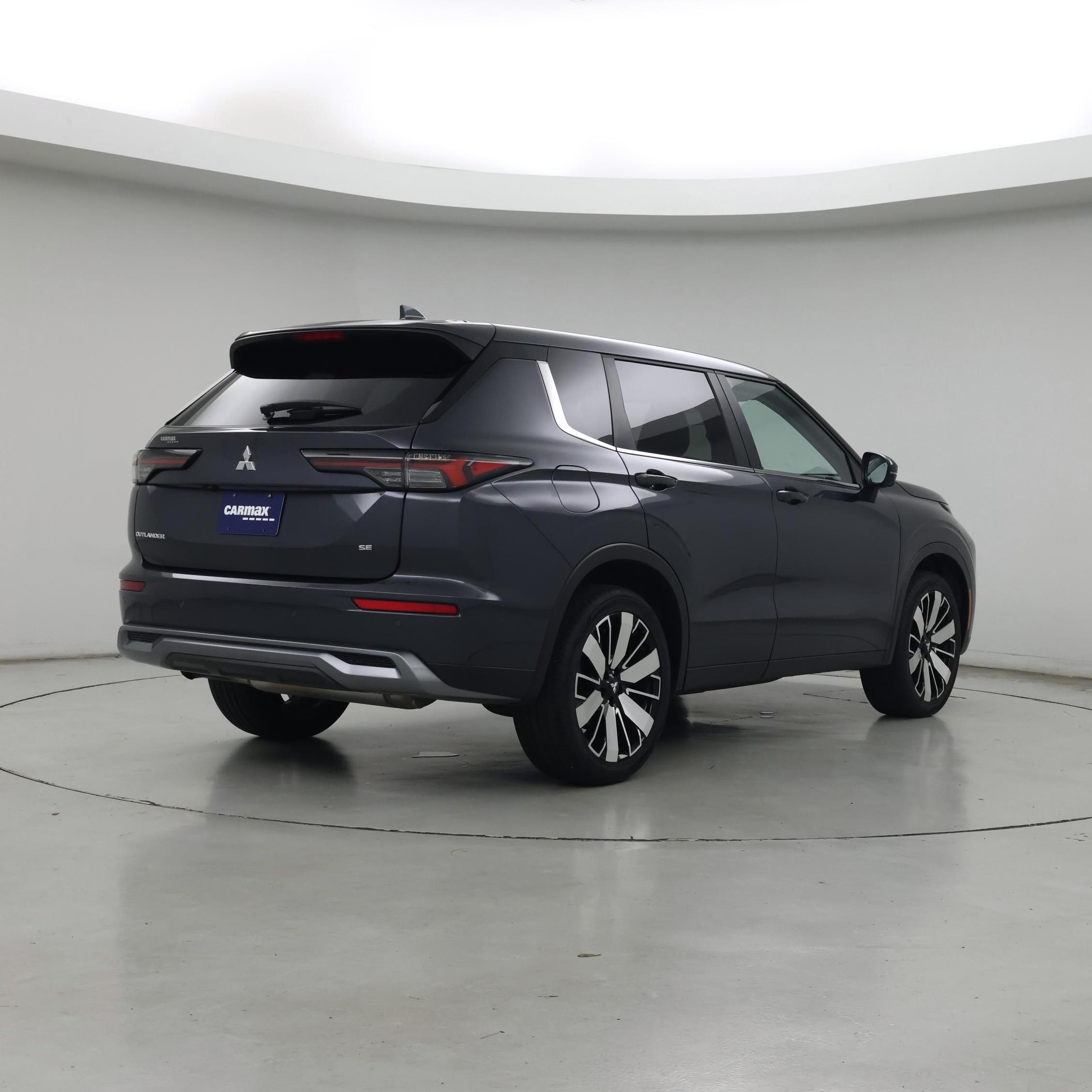 Thumbnail: 2025 Mitsubishi Outlander - 8