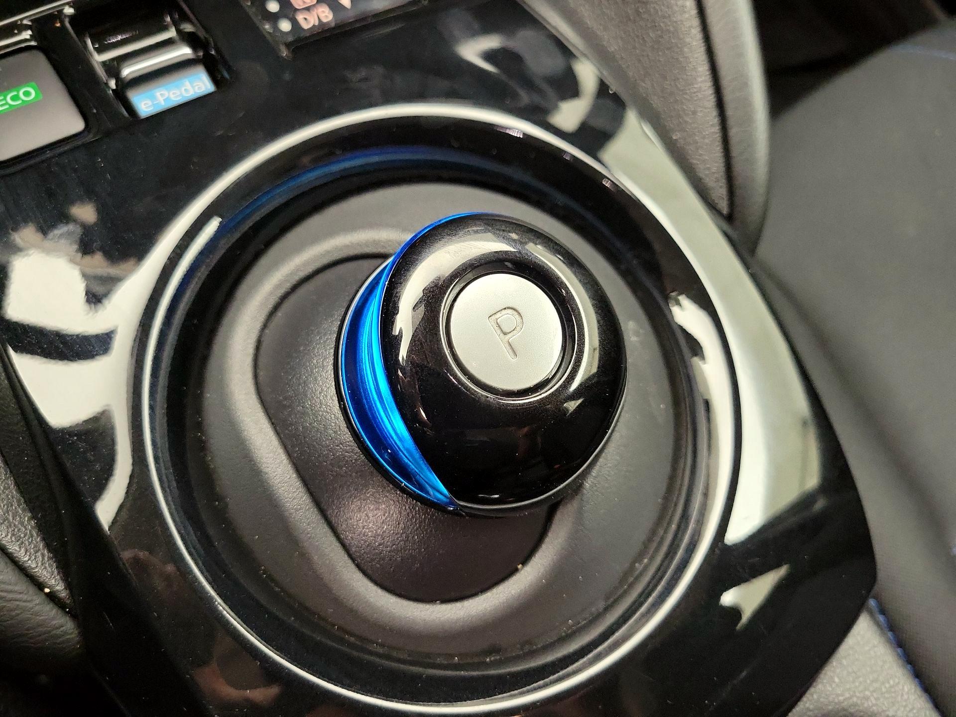 Thumbnail: 2024 Nissan Leaf - 17