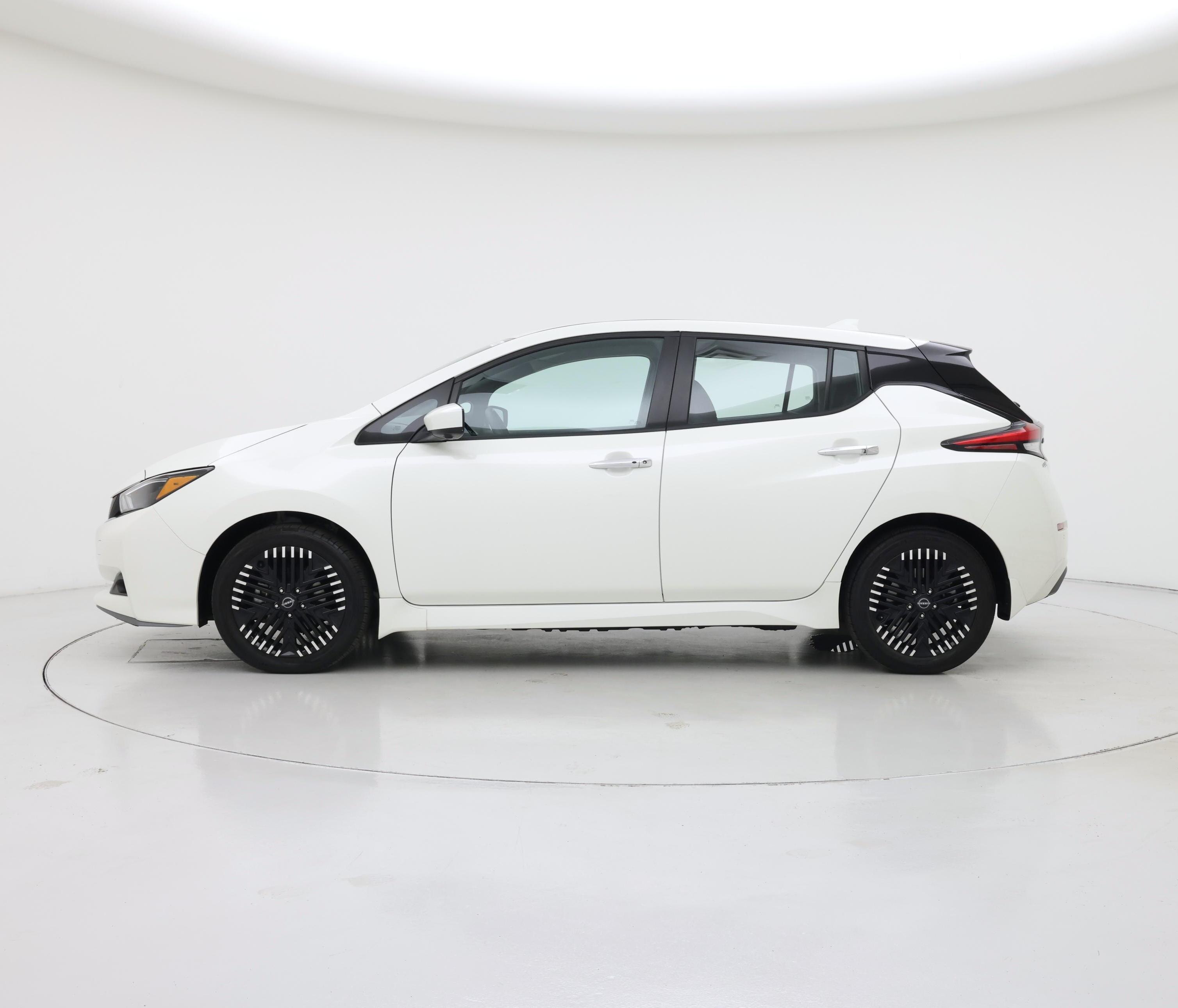 Thumbnail: 2024 Nissan Leaf - 3