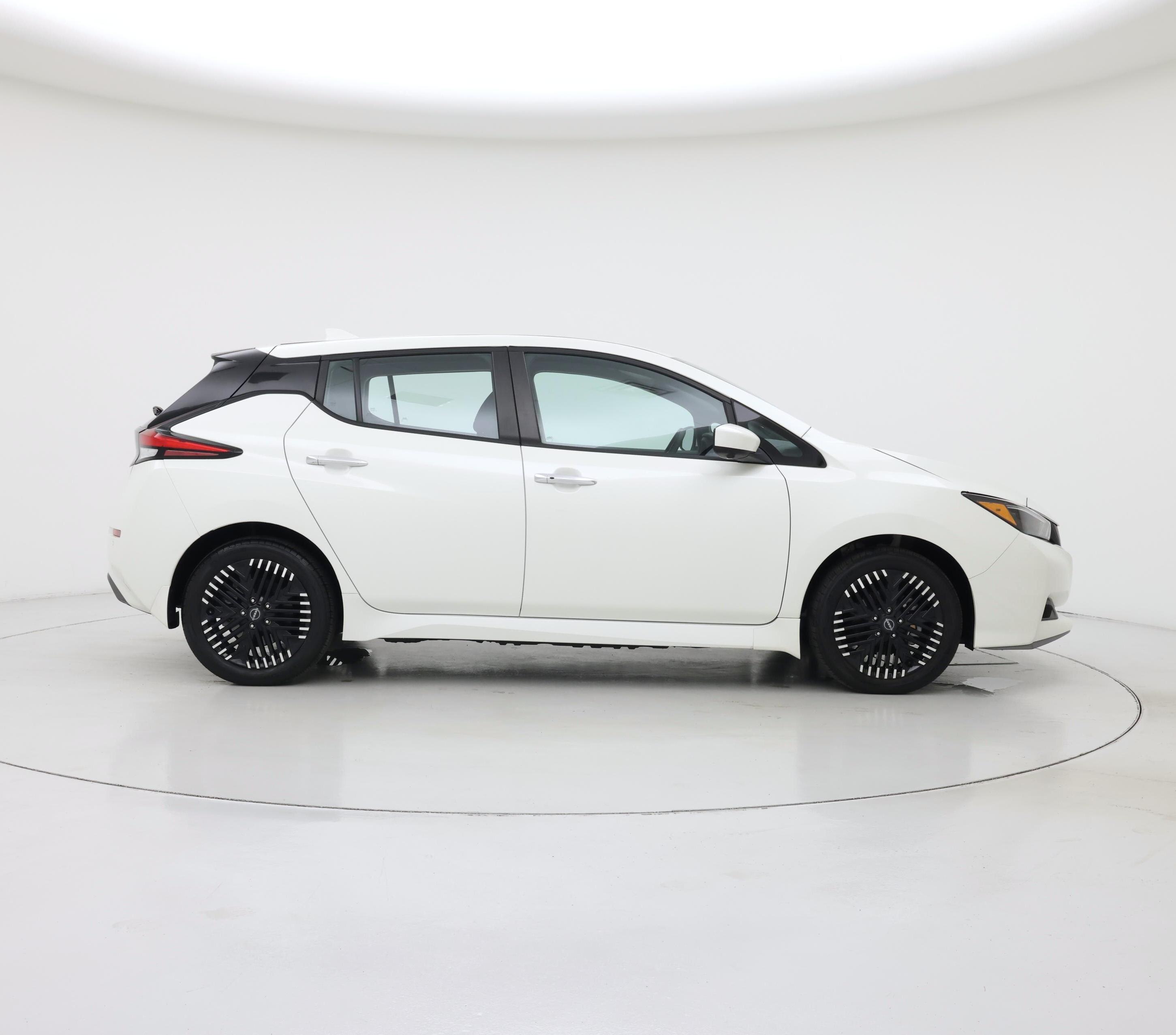 Thumbnail: 2024 Nissan Leaf - 7