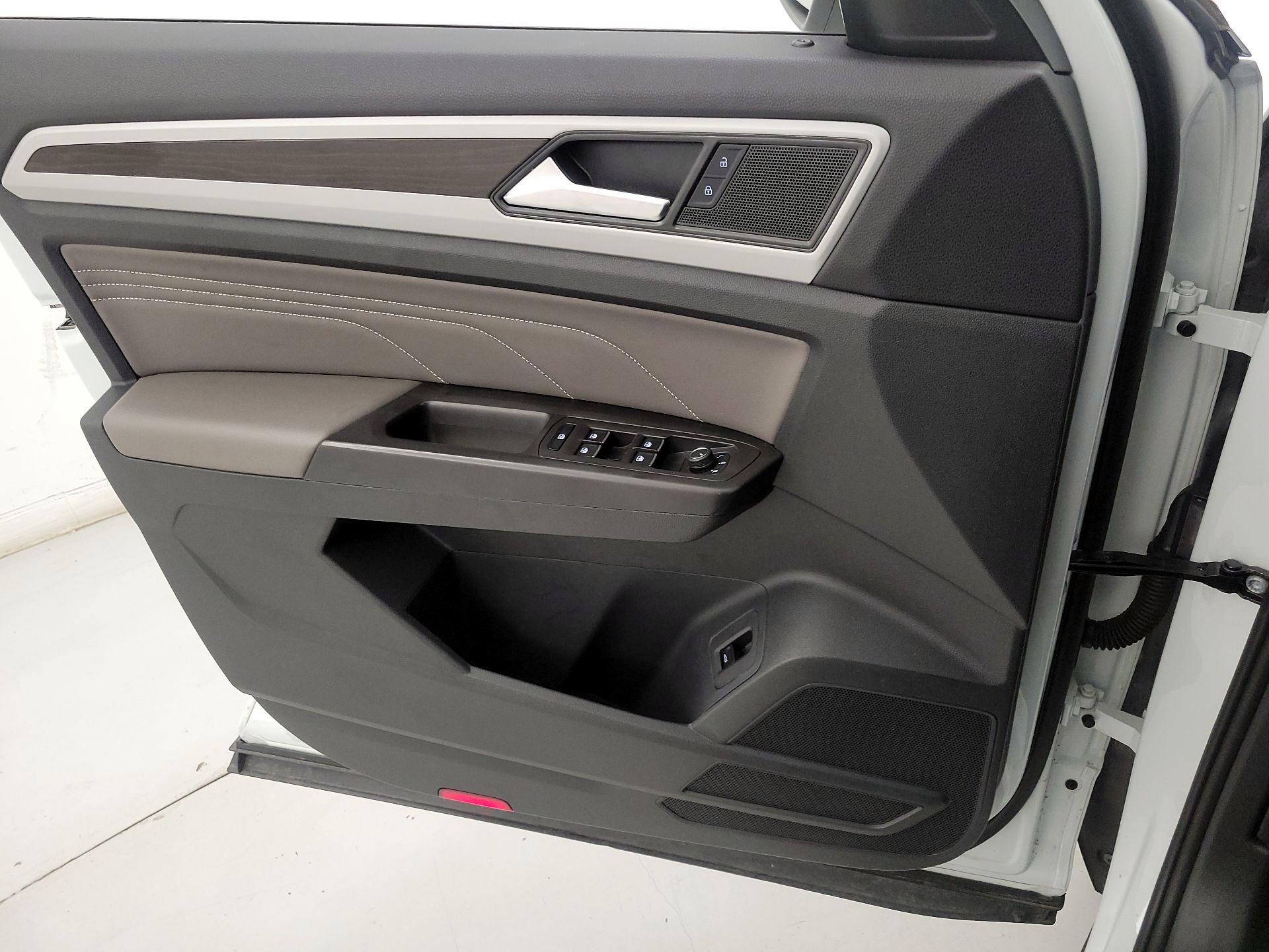 Thumbnail: 2023 Volkswagen Atlas - 12