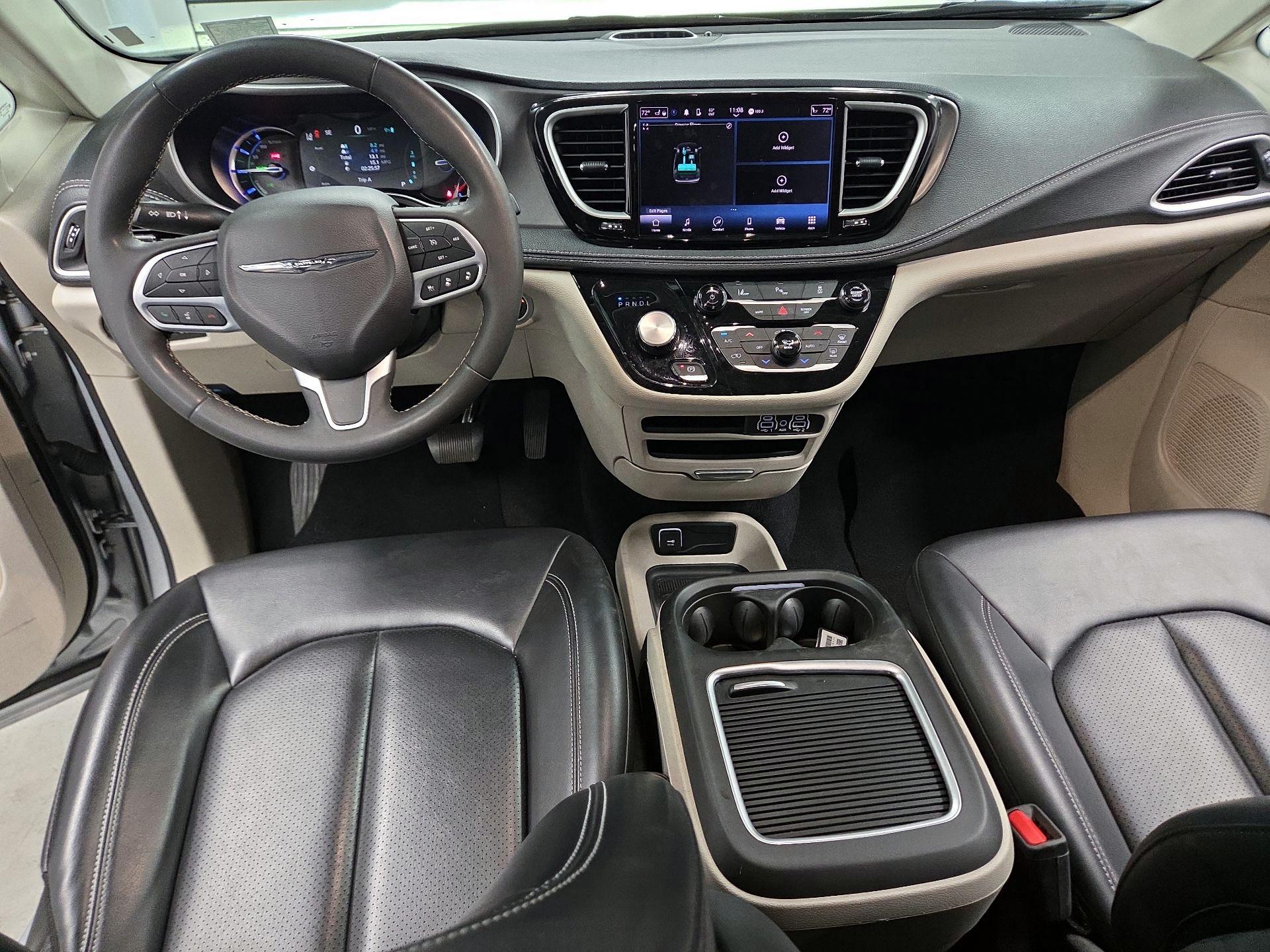 Thumbnail: 2023 Chrysler Pacifica - 9