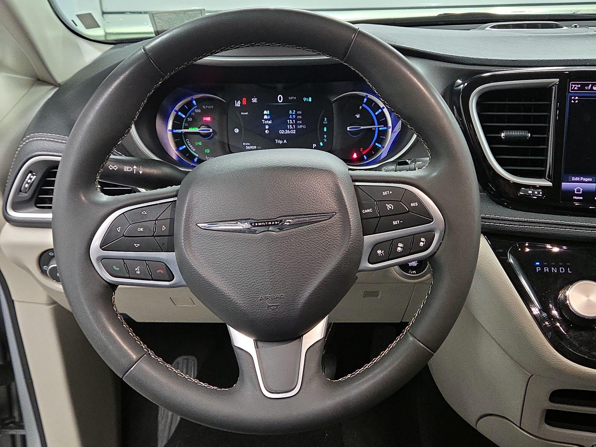 Thumbnail: 2023 Chrysler Pacifica - 10