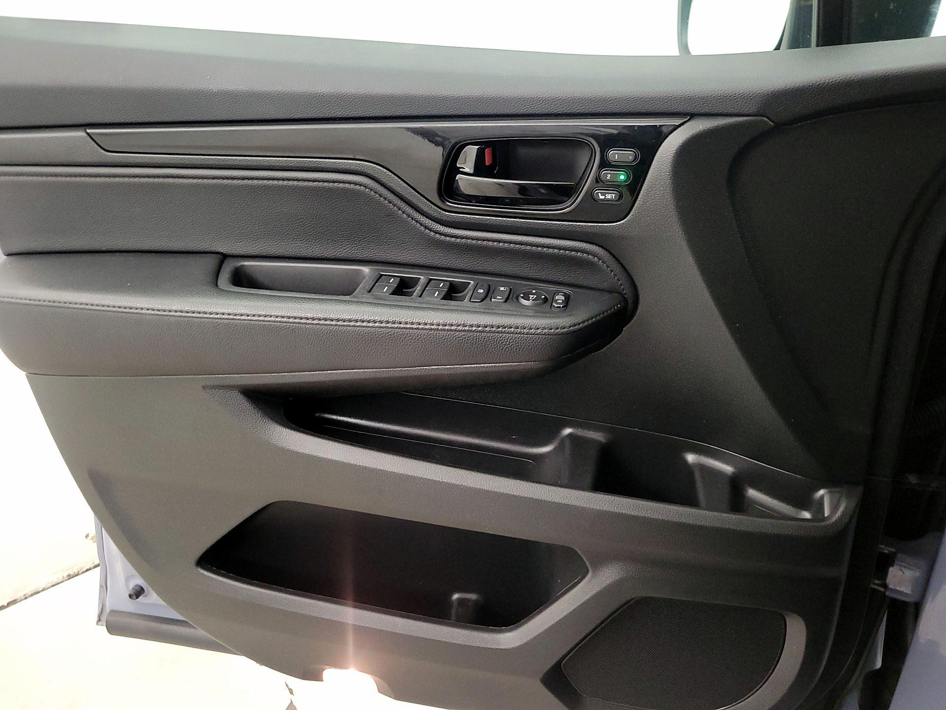 Thumbnail: 2023 Honda Odyssey - 12
