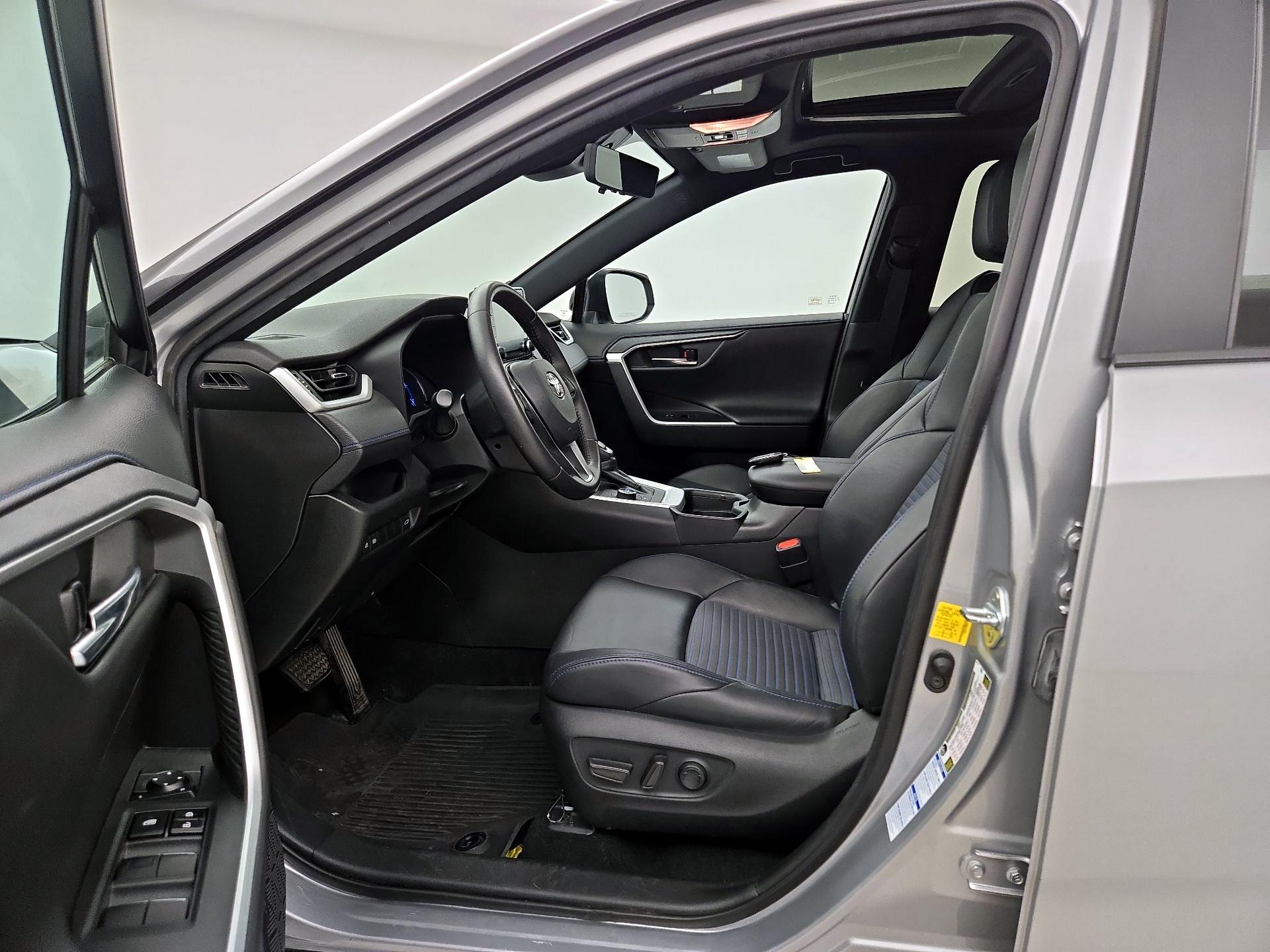 Thumbnail: 2021 Toyota RAV4 - 11