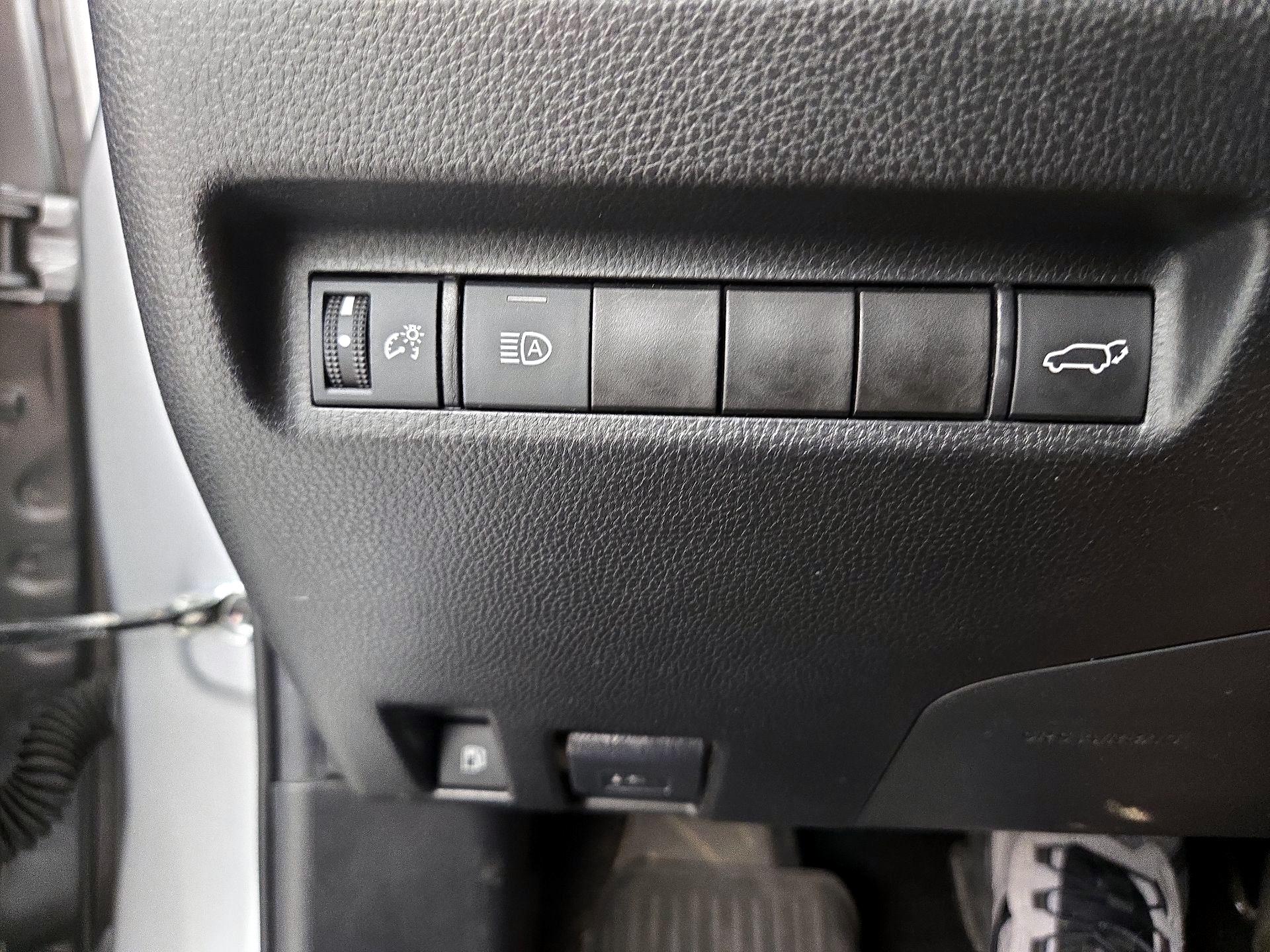 Thumbnail: 2021 Toyota RAV4 - 13