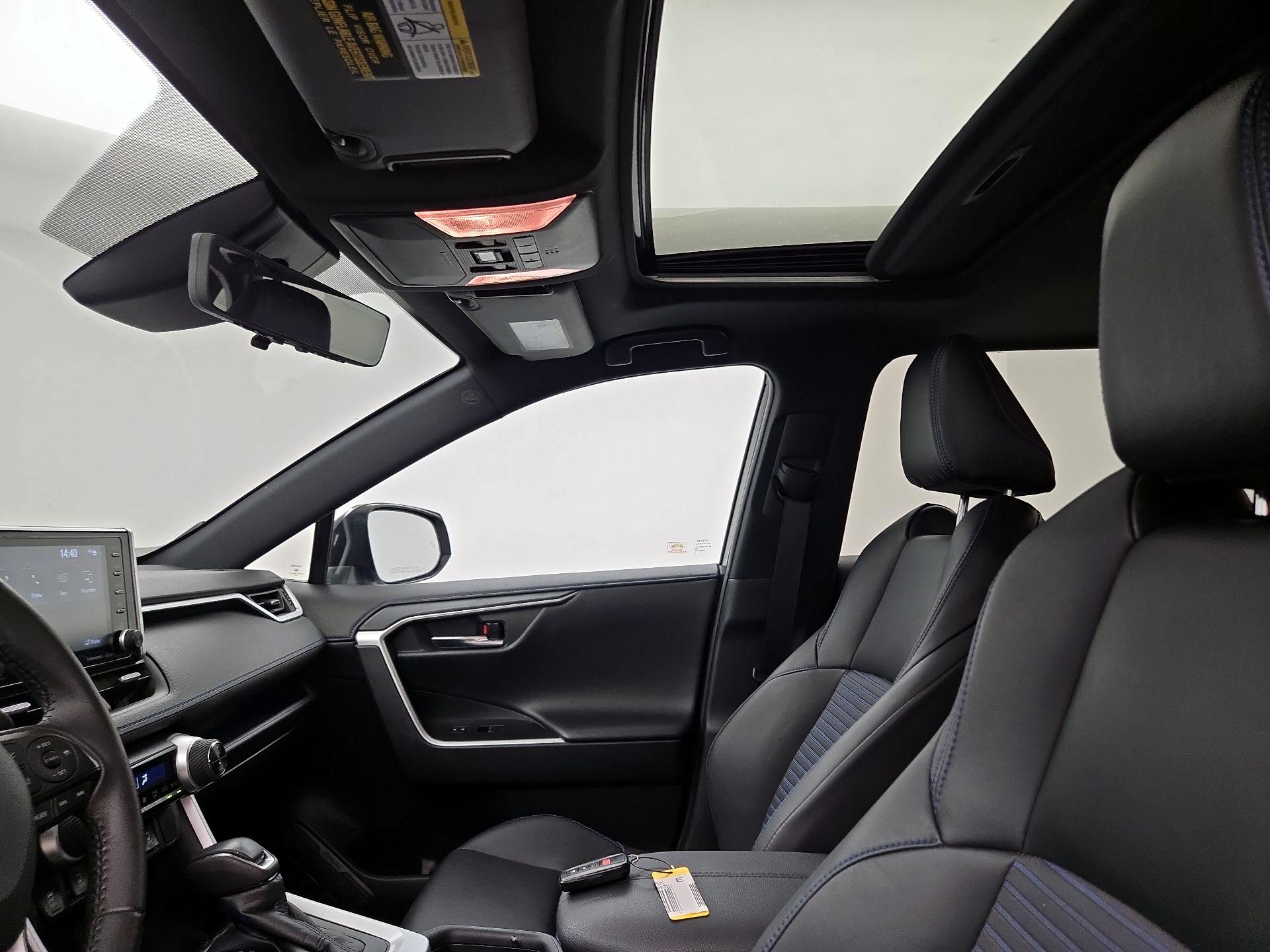 Thumbnail: 2021 Toyota RAV4 - 19