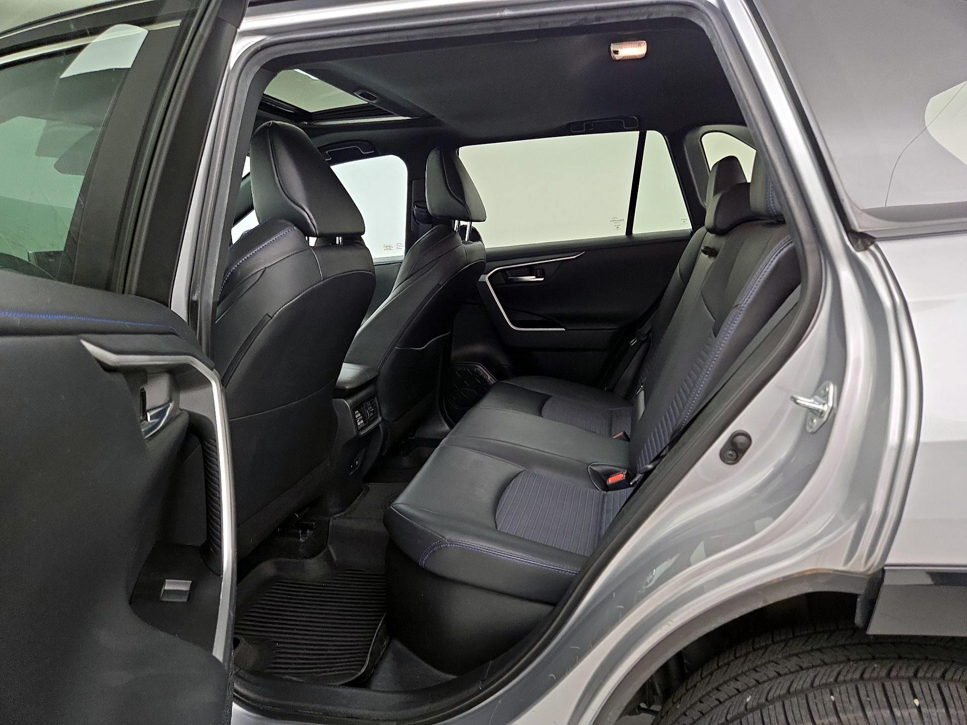 Thumbnail: 2021 Toyota RAV4 - 20