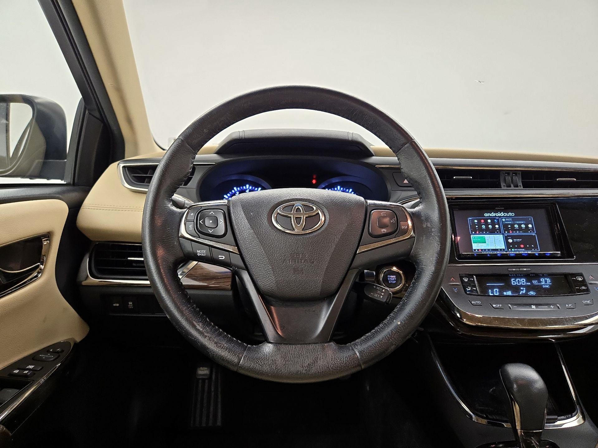 Thumbnail: 2015 Toyota Avalon - 10