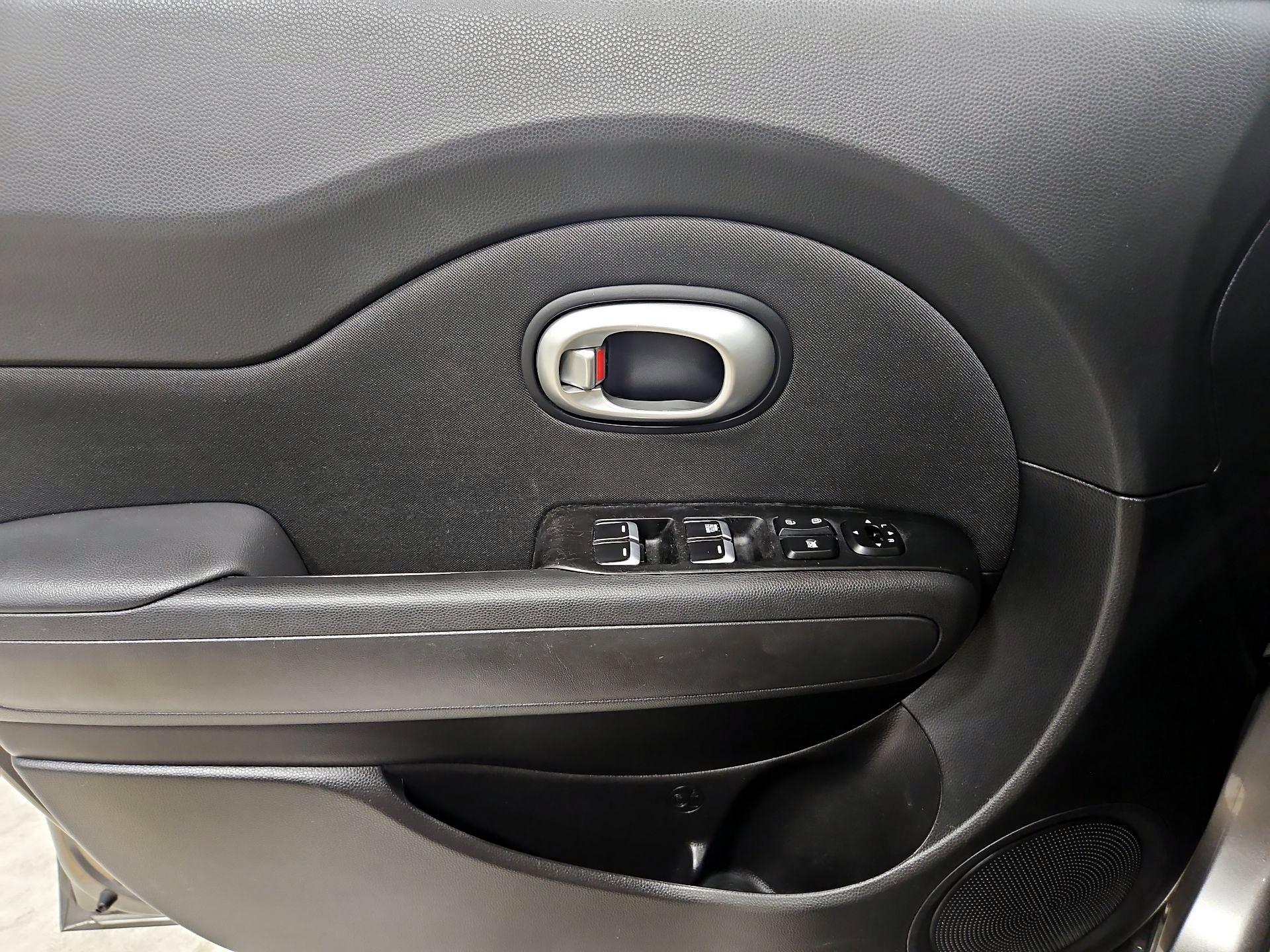 Thumbnail: 2018 Kia Soul - 12