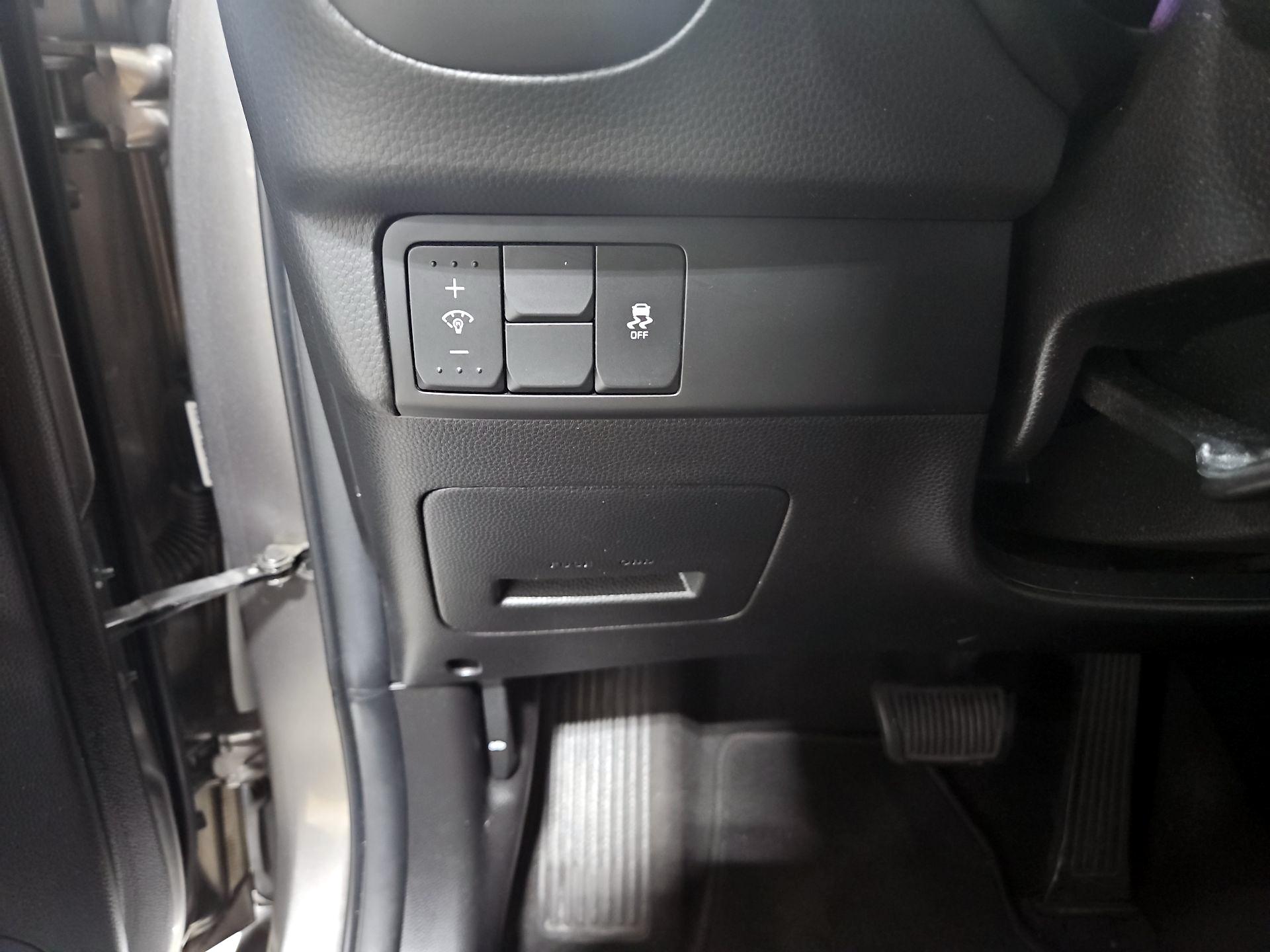Thumbnail: 2018 Kia Soul - 13