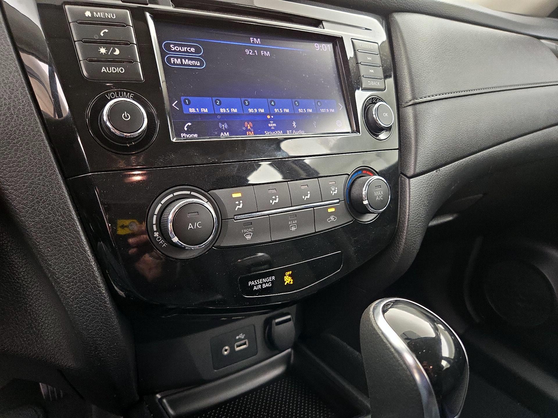 Thumbnail: 2018 Nissan Rogue - 16