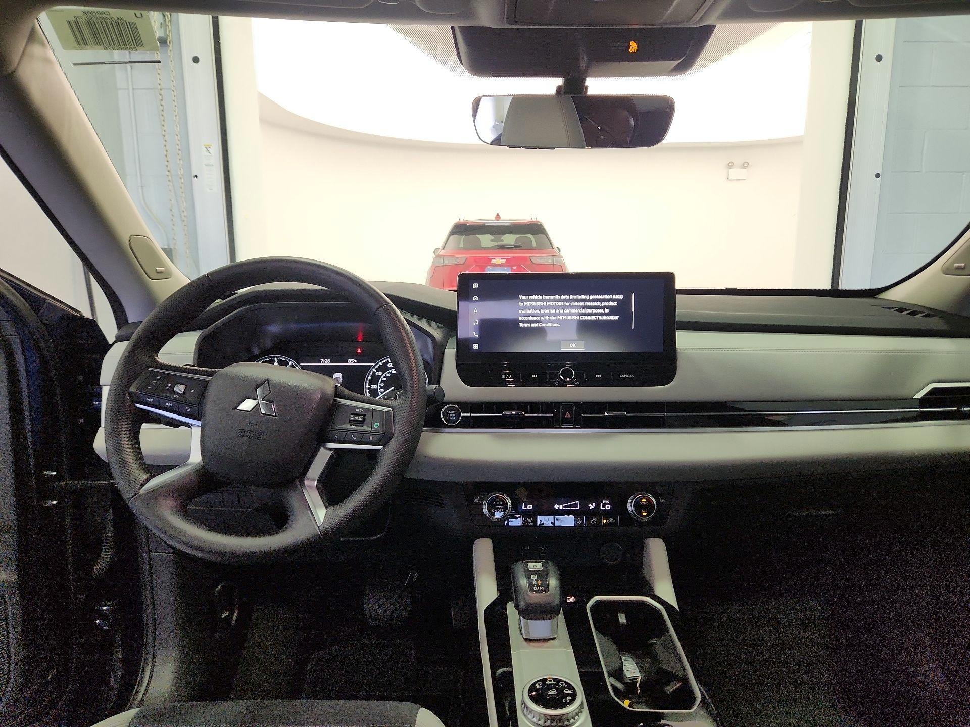 Thumbnail: 2025 Mitsubishi Outlander - 9