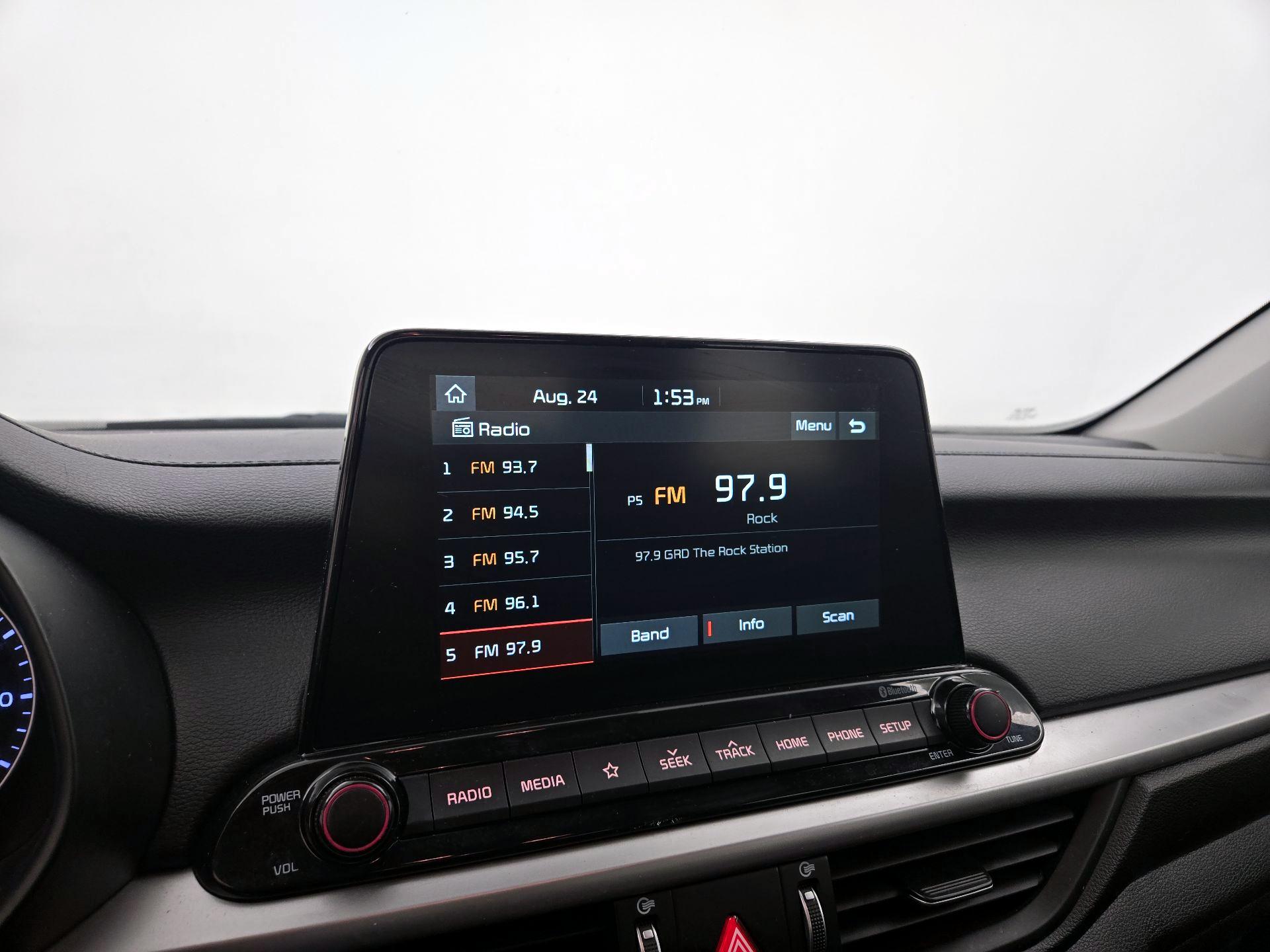 Thumbnail: 2021 Kia Forte - 15
