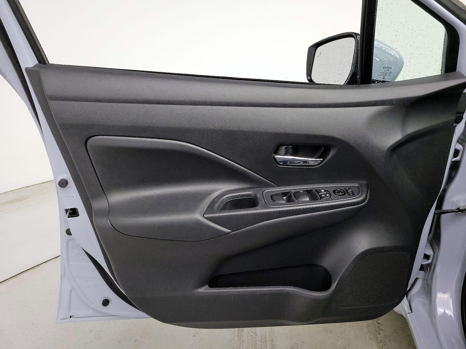 2023 Nissan Versa Sedan SV - Photo 13