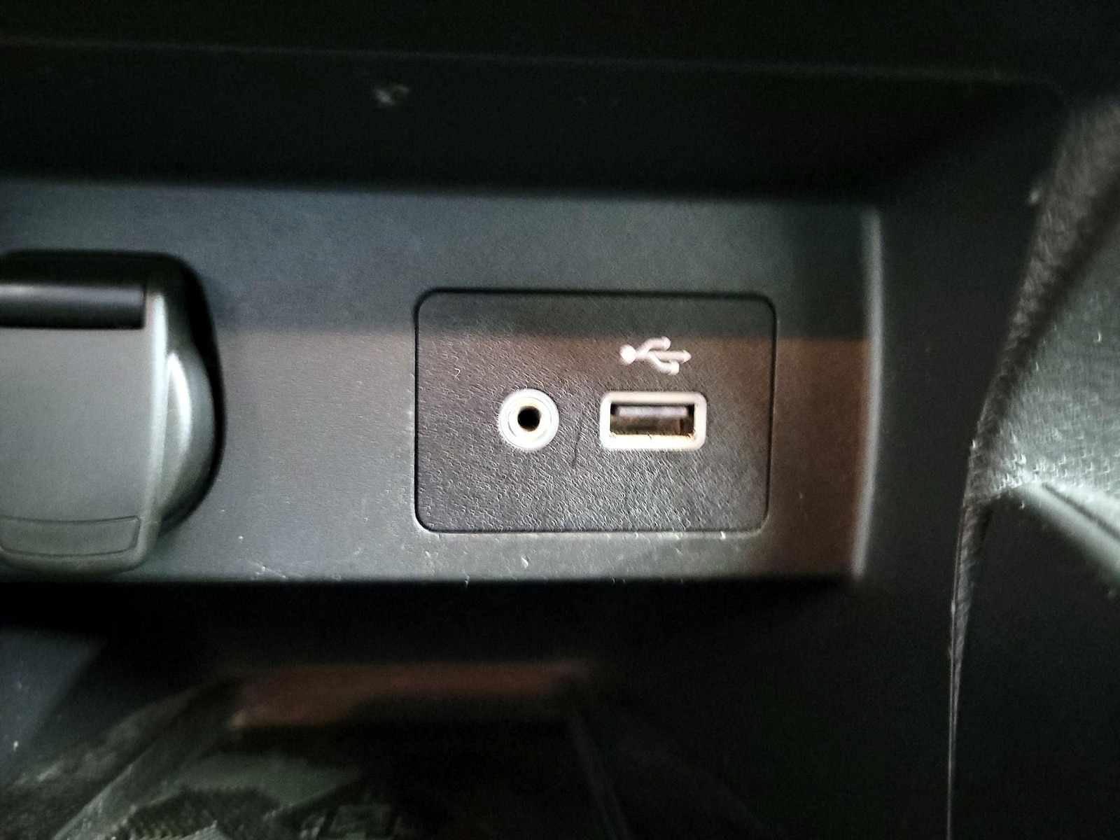 2023 Nissan Versa Sedan SV - Photo 18