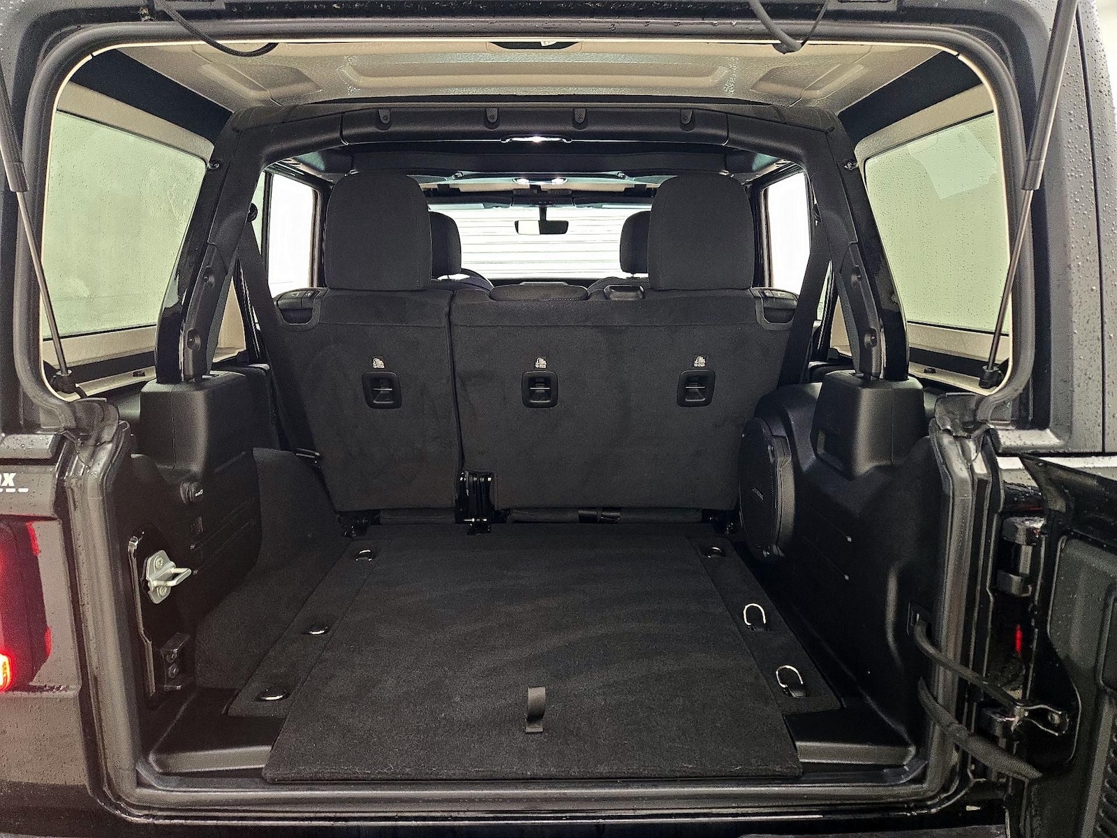 2022 Jeep Wrangler Unlimited Altitude - Photo 17