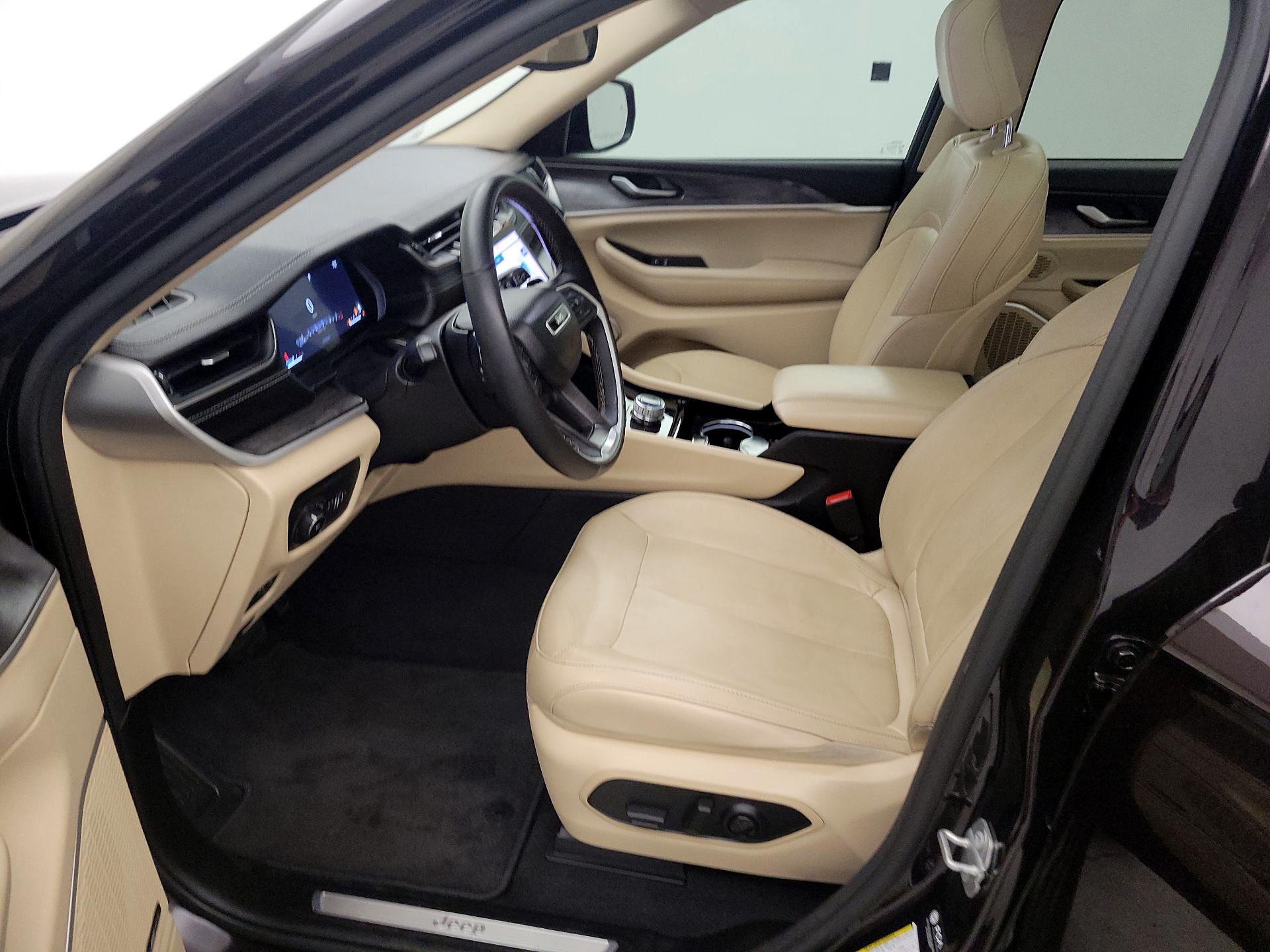 Thumbnail: 2022 Jeep Grand Cherokee L - 11