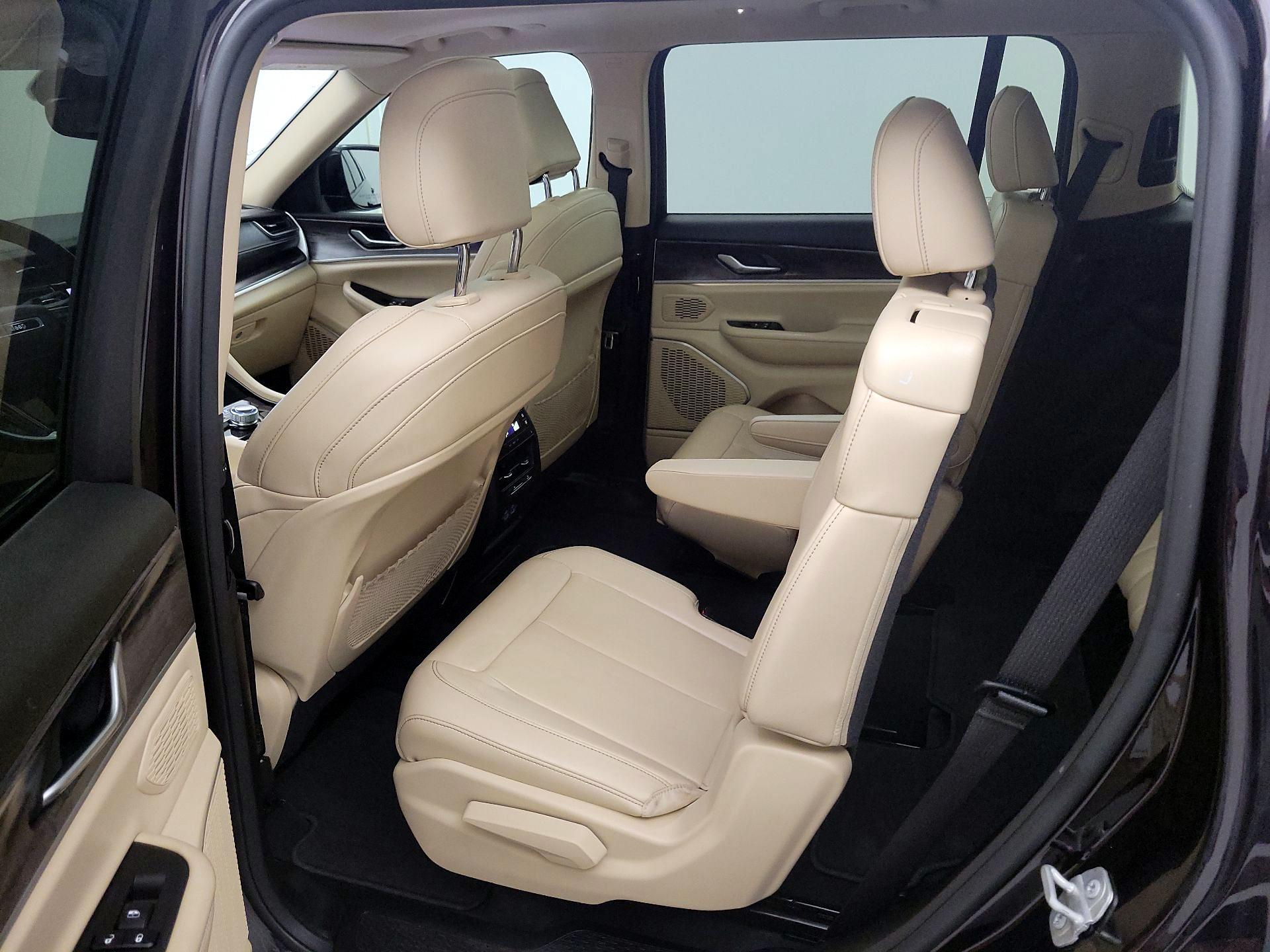 Thumbnail: 2022 Jeep Grand Cherokee L - 20