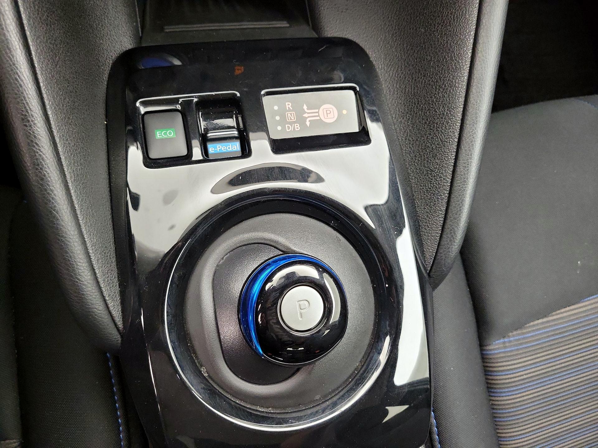 Thumbnail: 2024 Nissan Leaf - 17