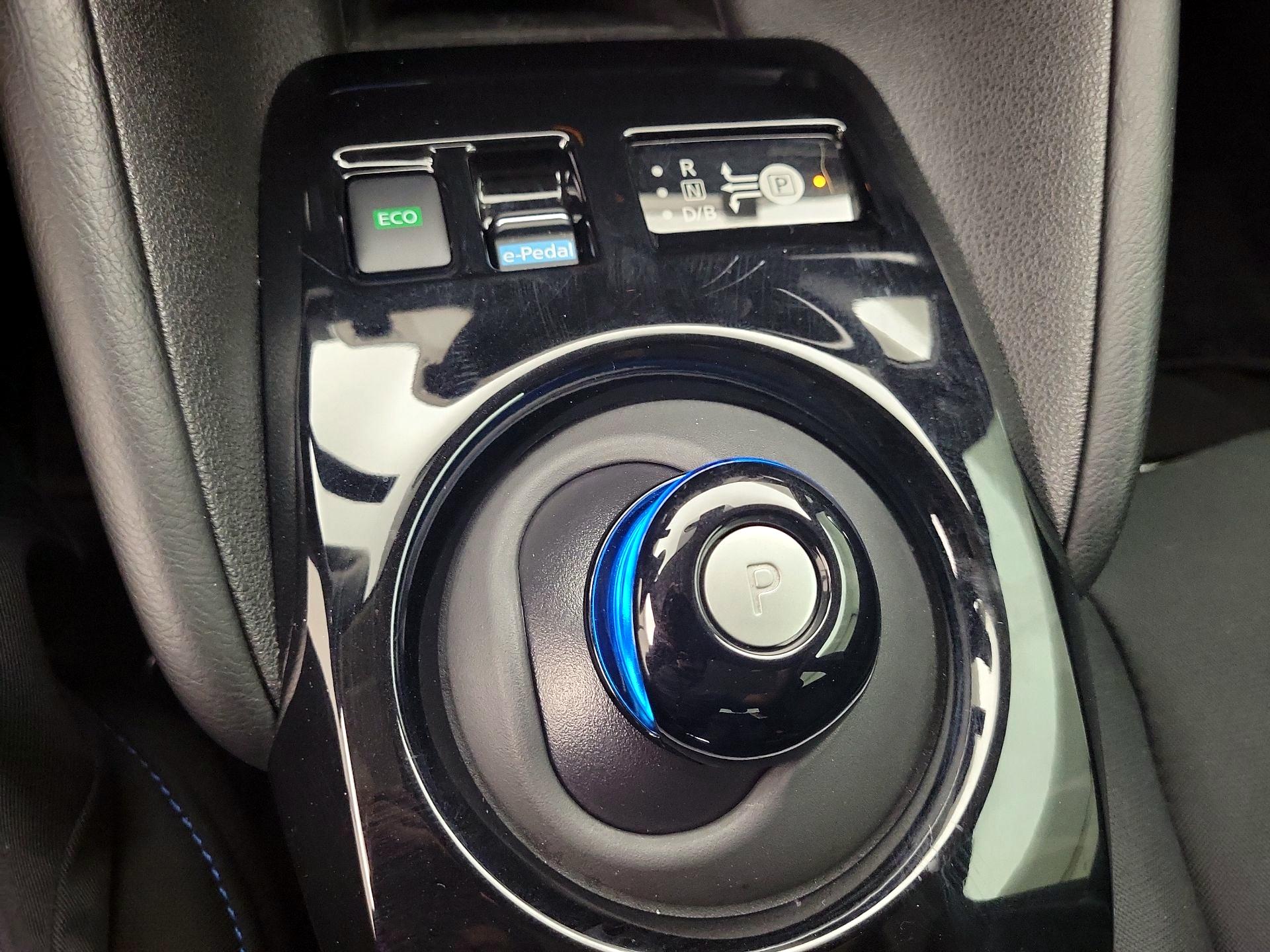 Thumbnail: 2024 Nissan Leaf - 17
