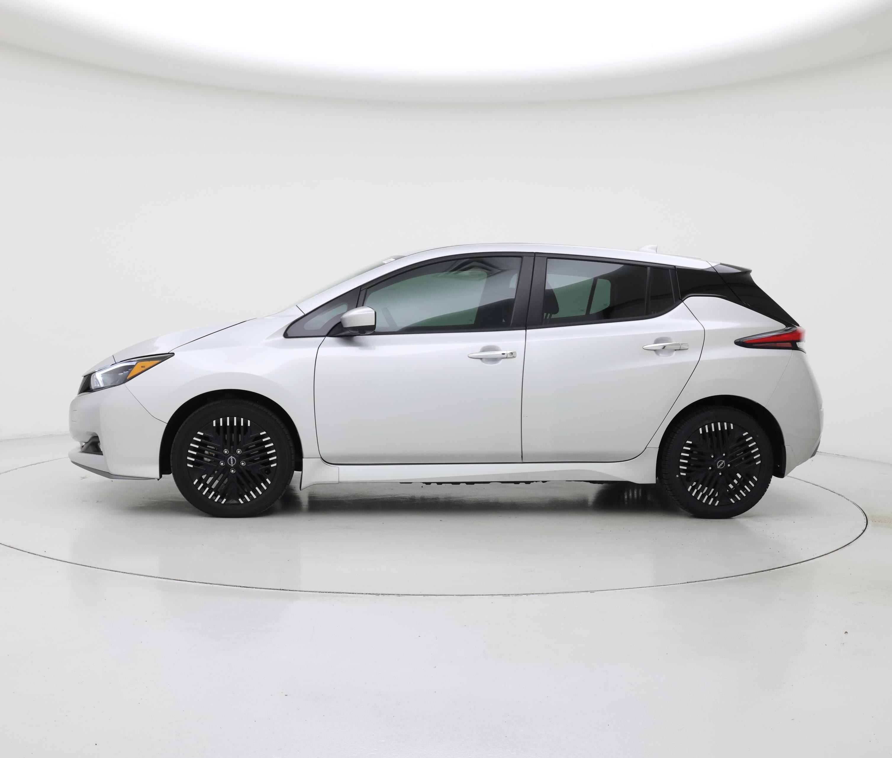 Thumbnail: 2024 Nissan Leaf - 3