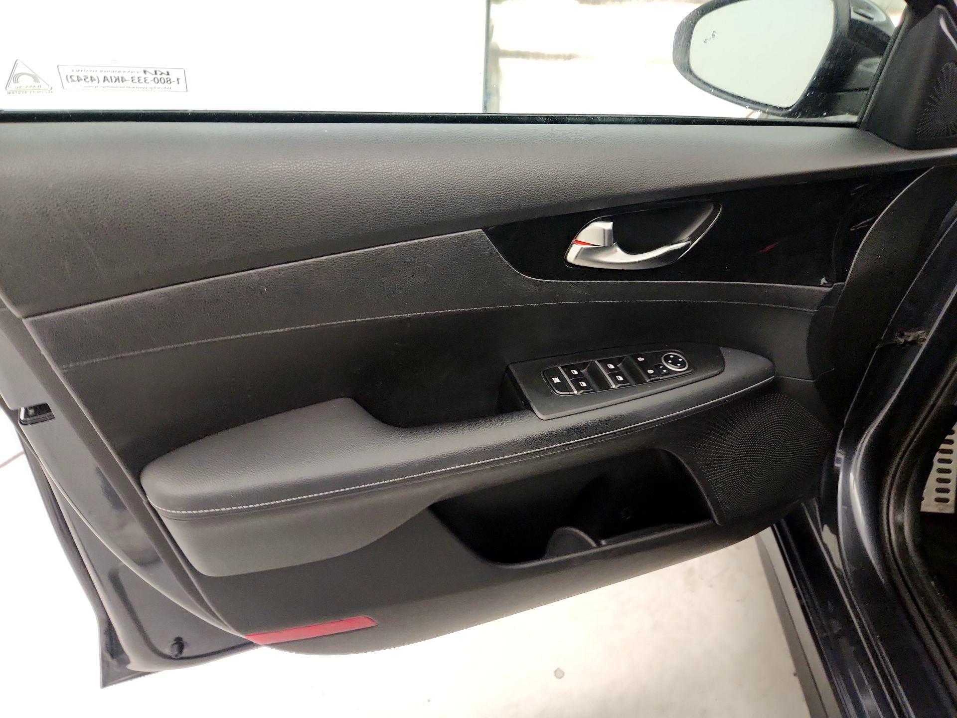 Thumbnail: 2023 Kia Forte - 12