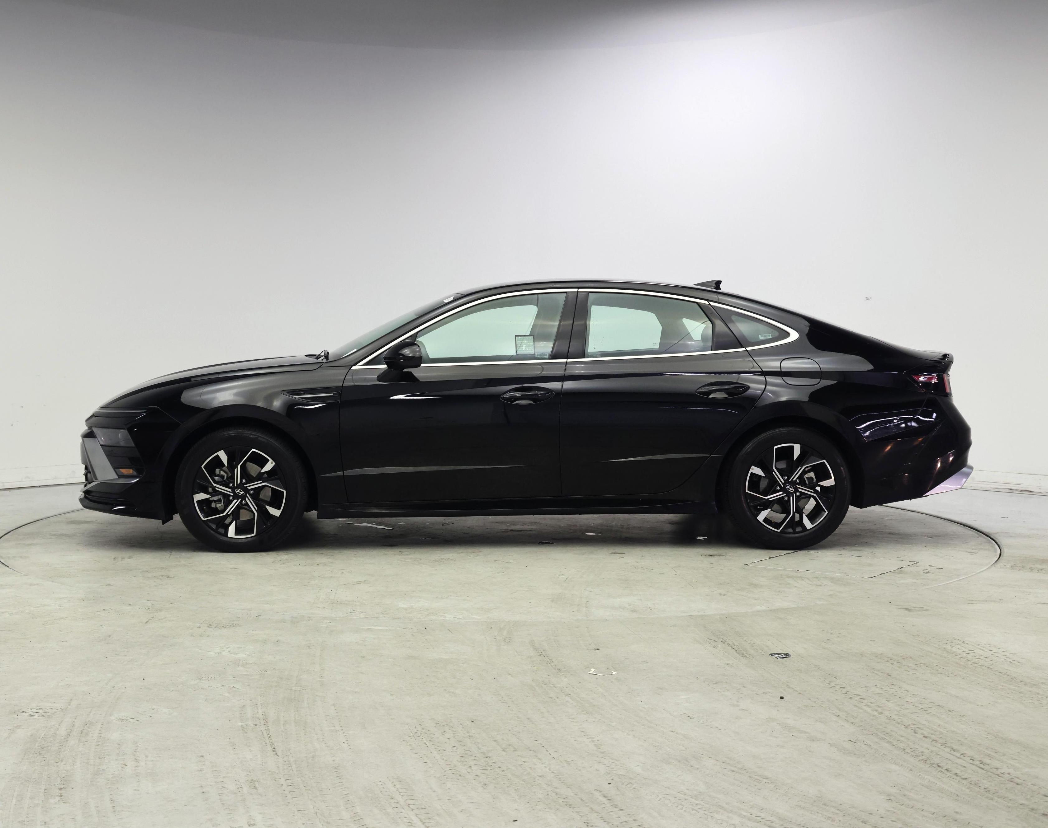 Thumbnail: 2025 Hyundai Sonata - 3