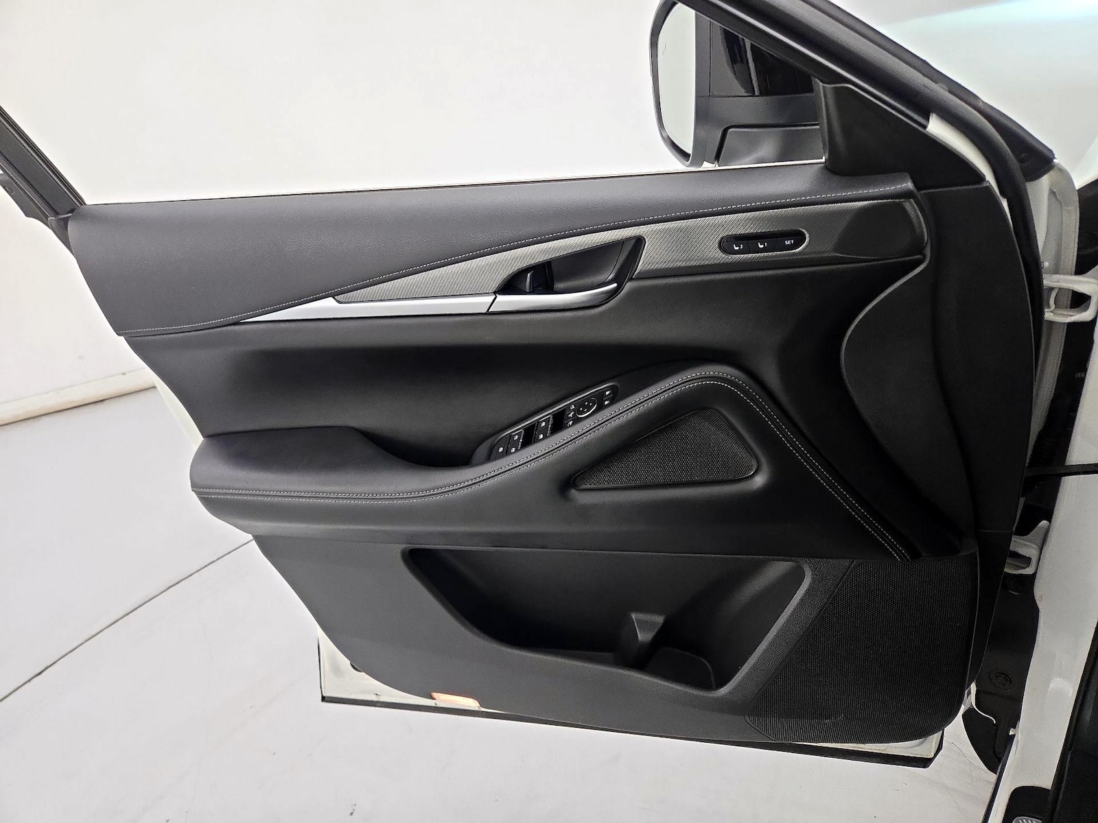 2023 INFINITI QX60 LUXE - Photo 13