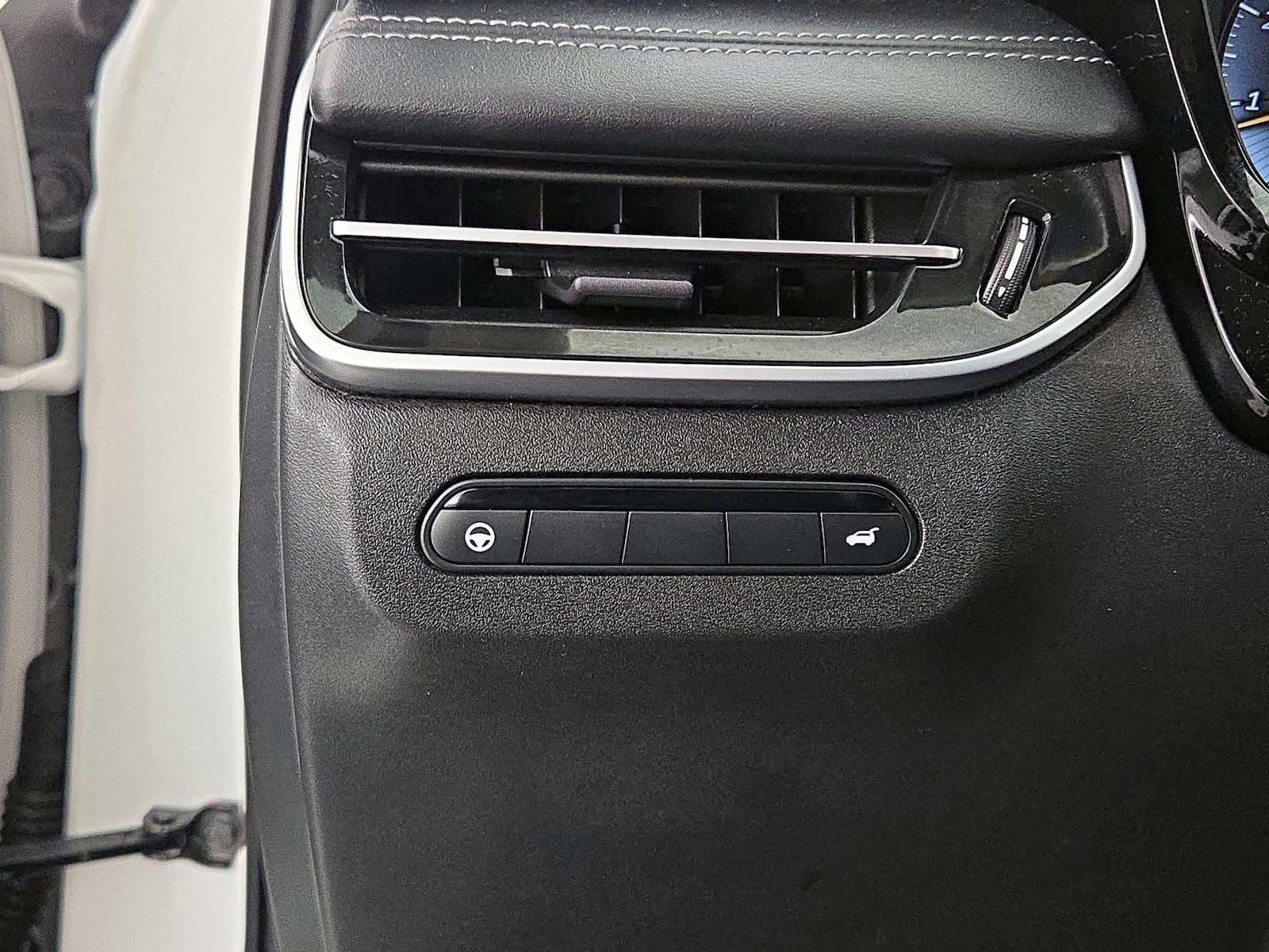 2023 INFINITI QX60 LUXE - Photo 14