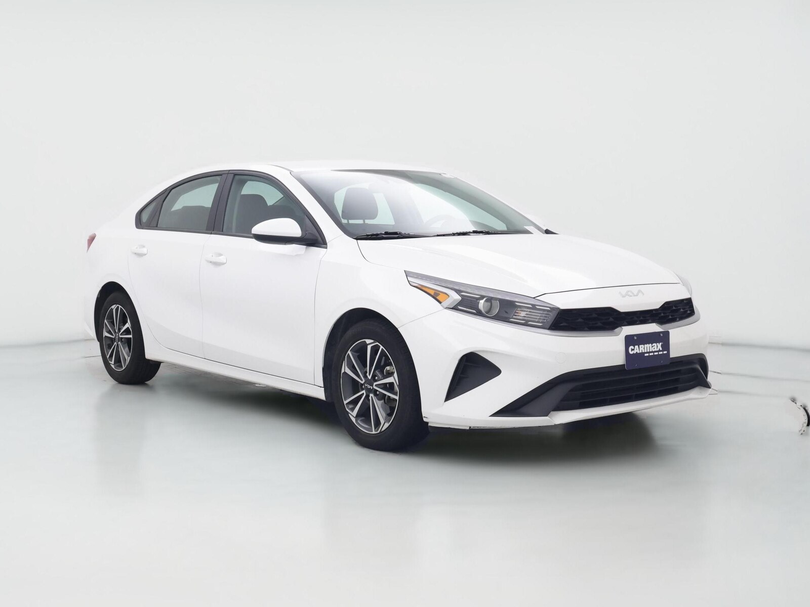 2023 Kia Forte LXS - Photo 1