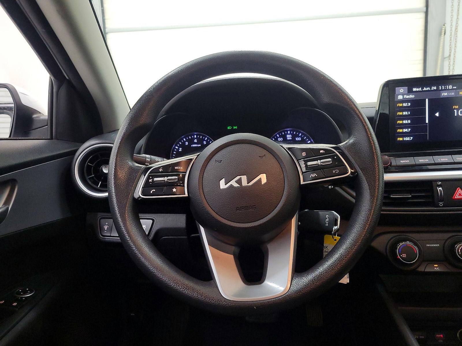 2023 Kia Forte LXS - Photo 11