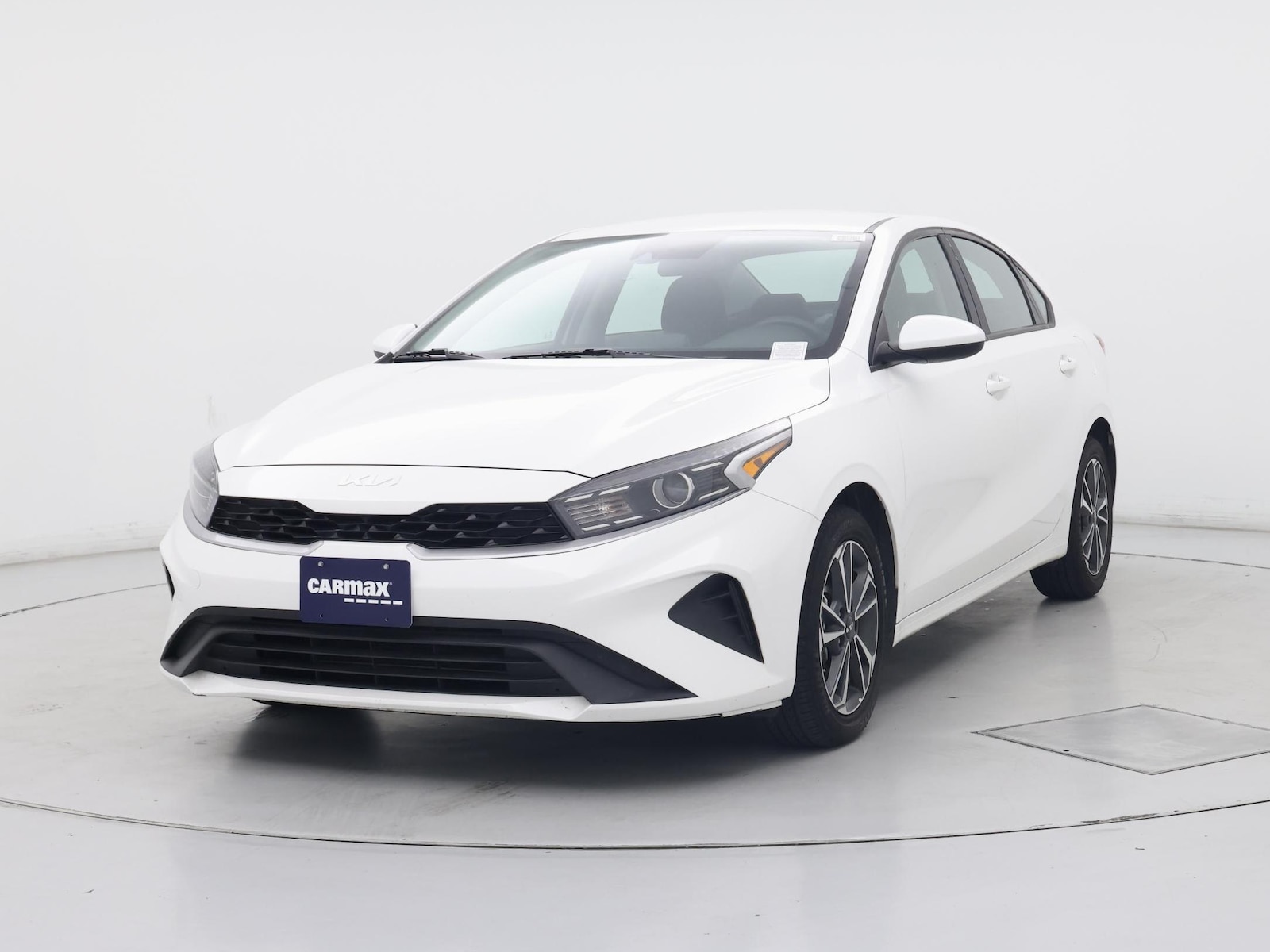 2023 Kia Forte LXS - Photo 5