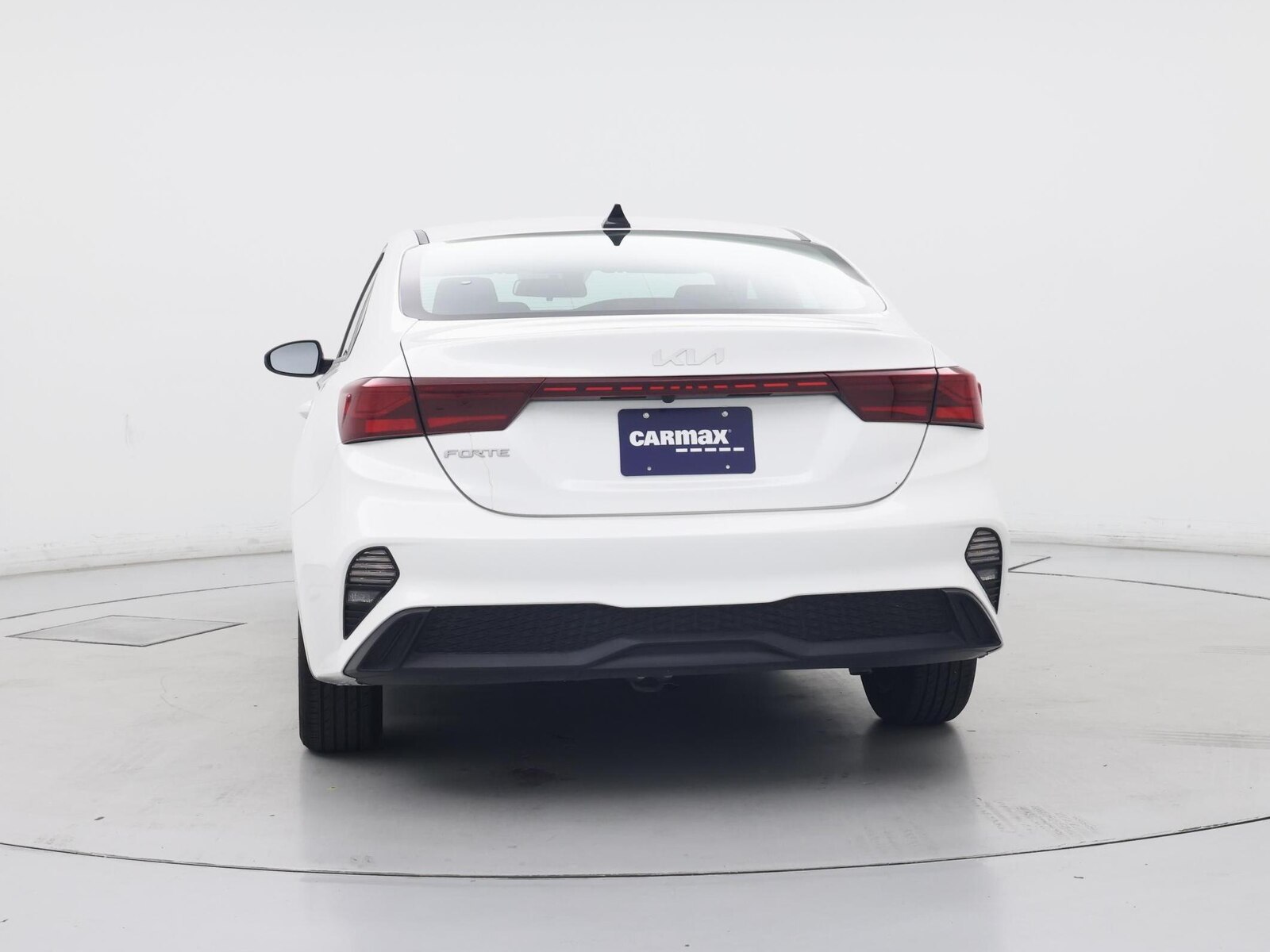 2023 Kia Forte LXS - Photo 7
