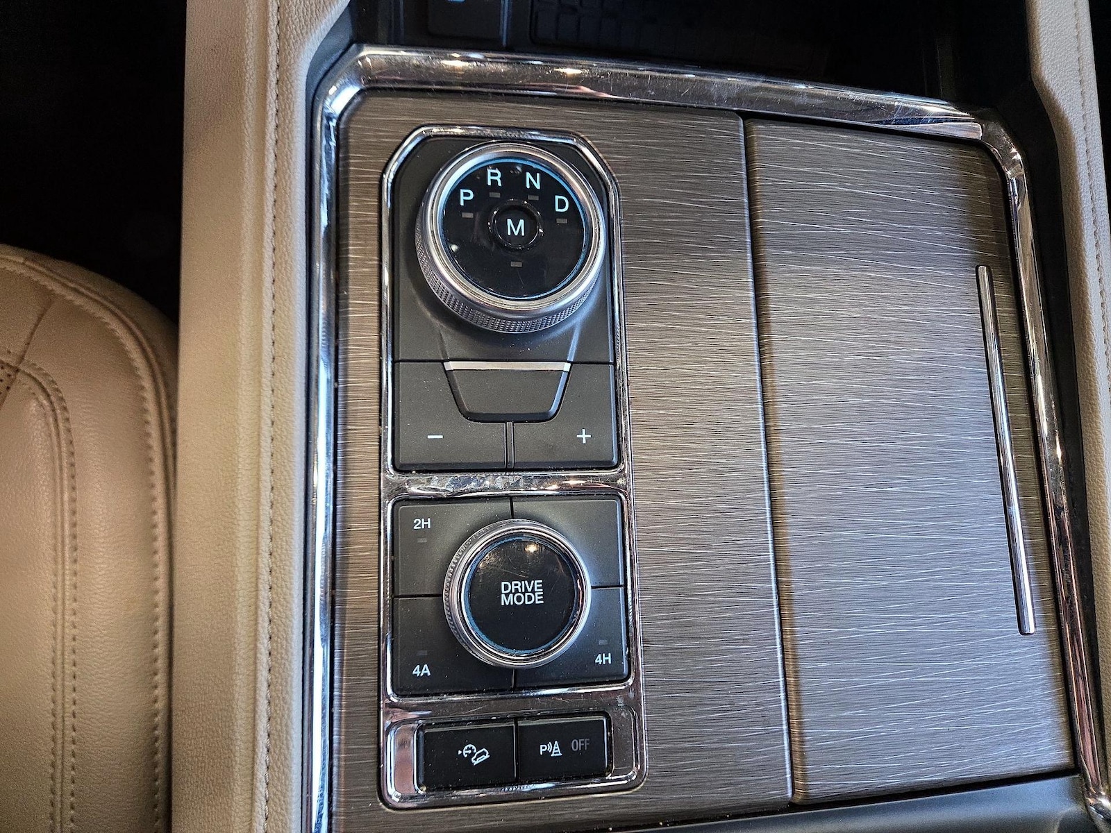 2024 Ford Expedition Limited - Photo 17