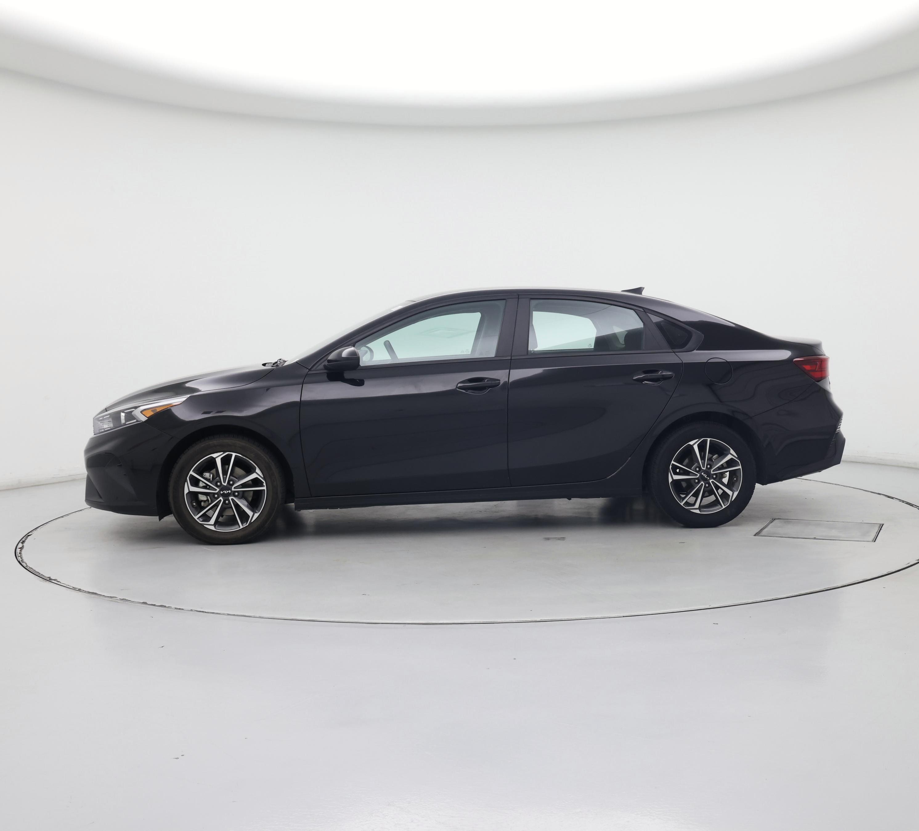 Thumbnail: 2023 Kia Forte - 3