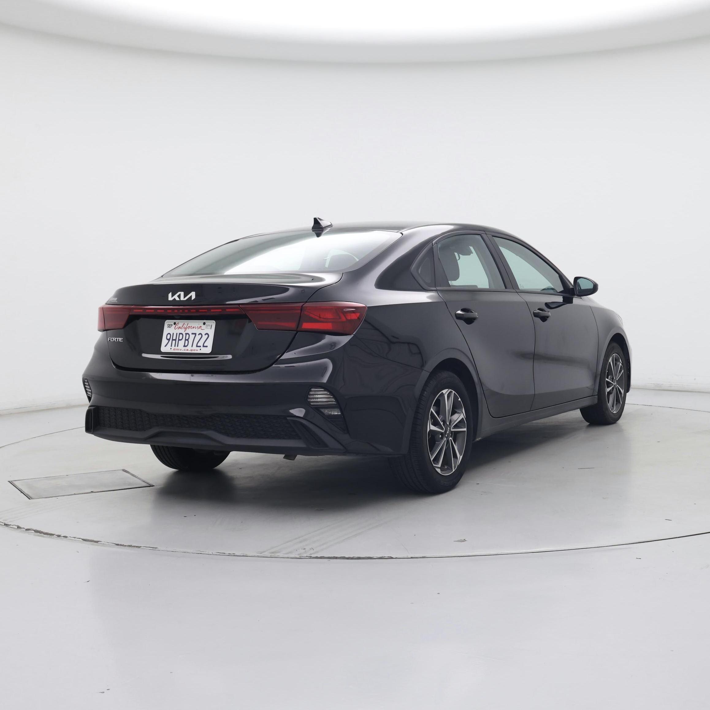 Thumbnail: 2023 Kia Forte - 8