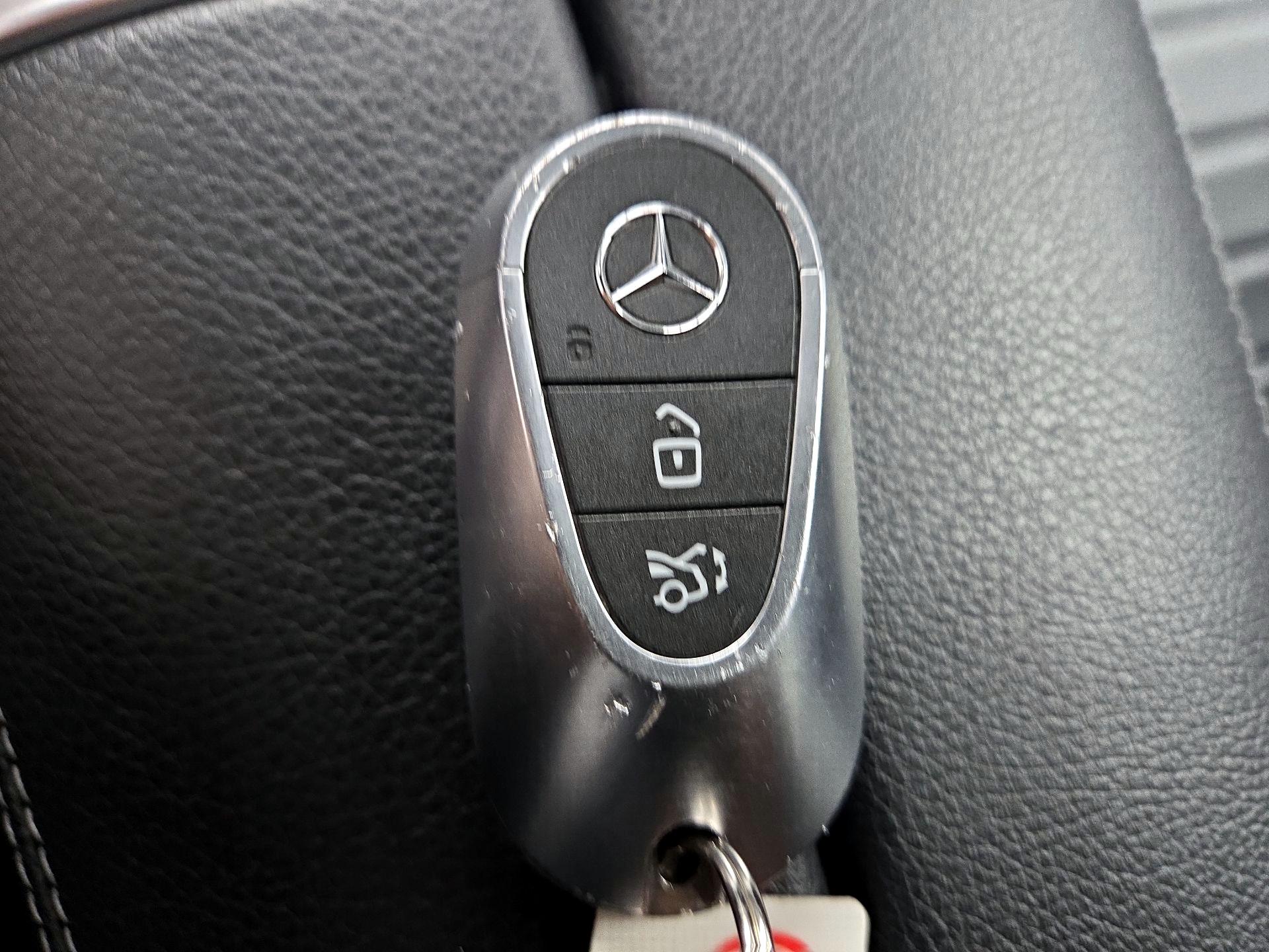 Thumbnail: 2024 Mercedes-Benz GLC - 18