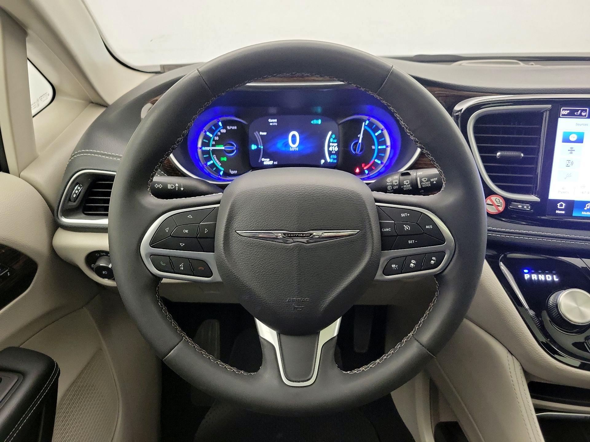 Thumbnail: 2023 Chrysler Pacifica - 10