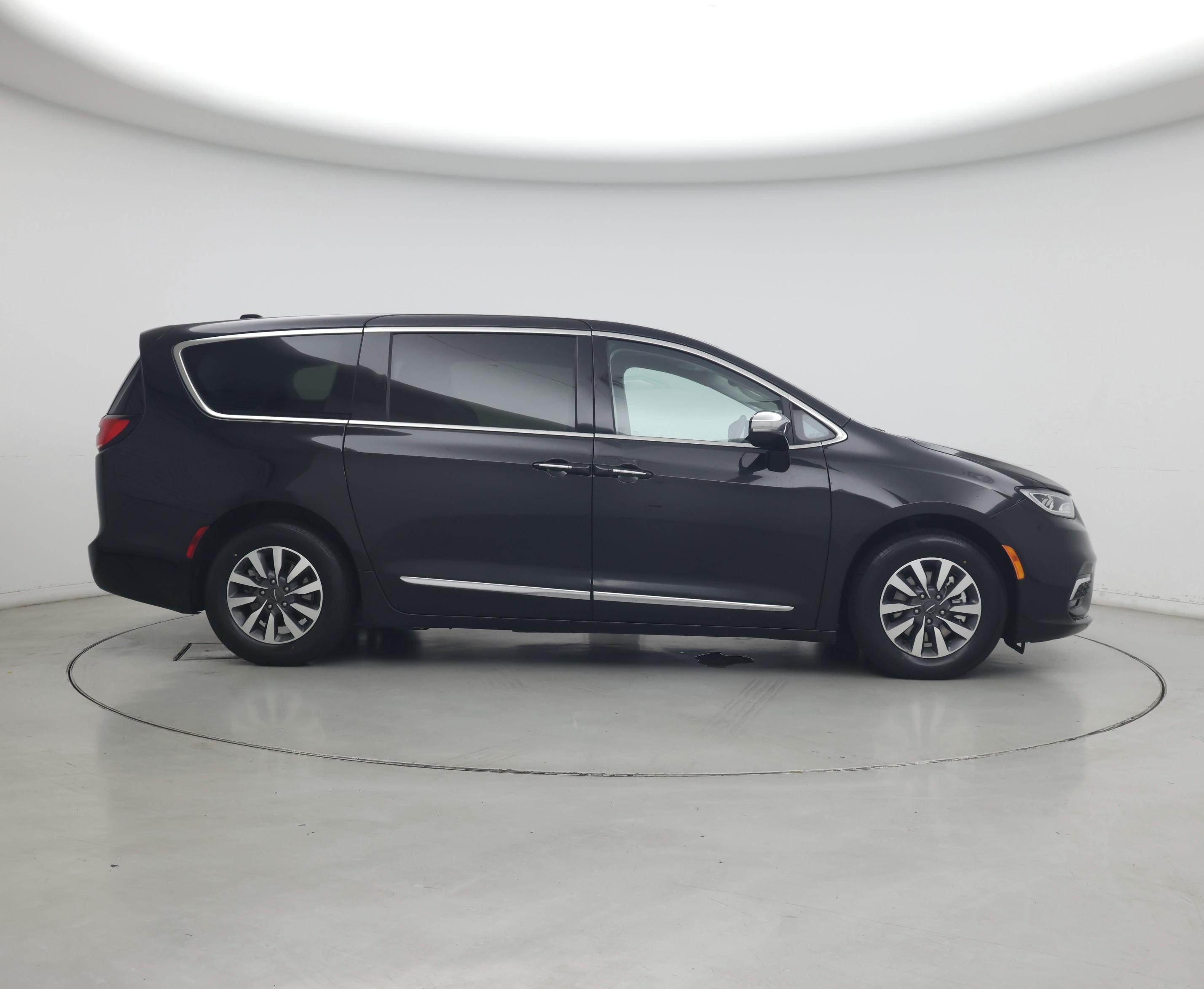 Thumbnail: 2023 Chrysler Pacifica - 7