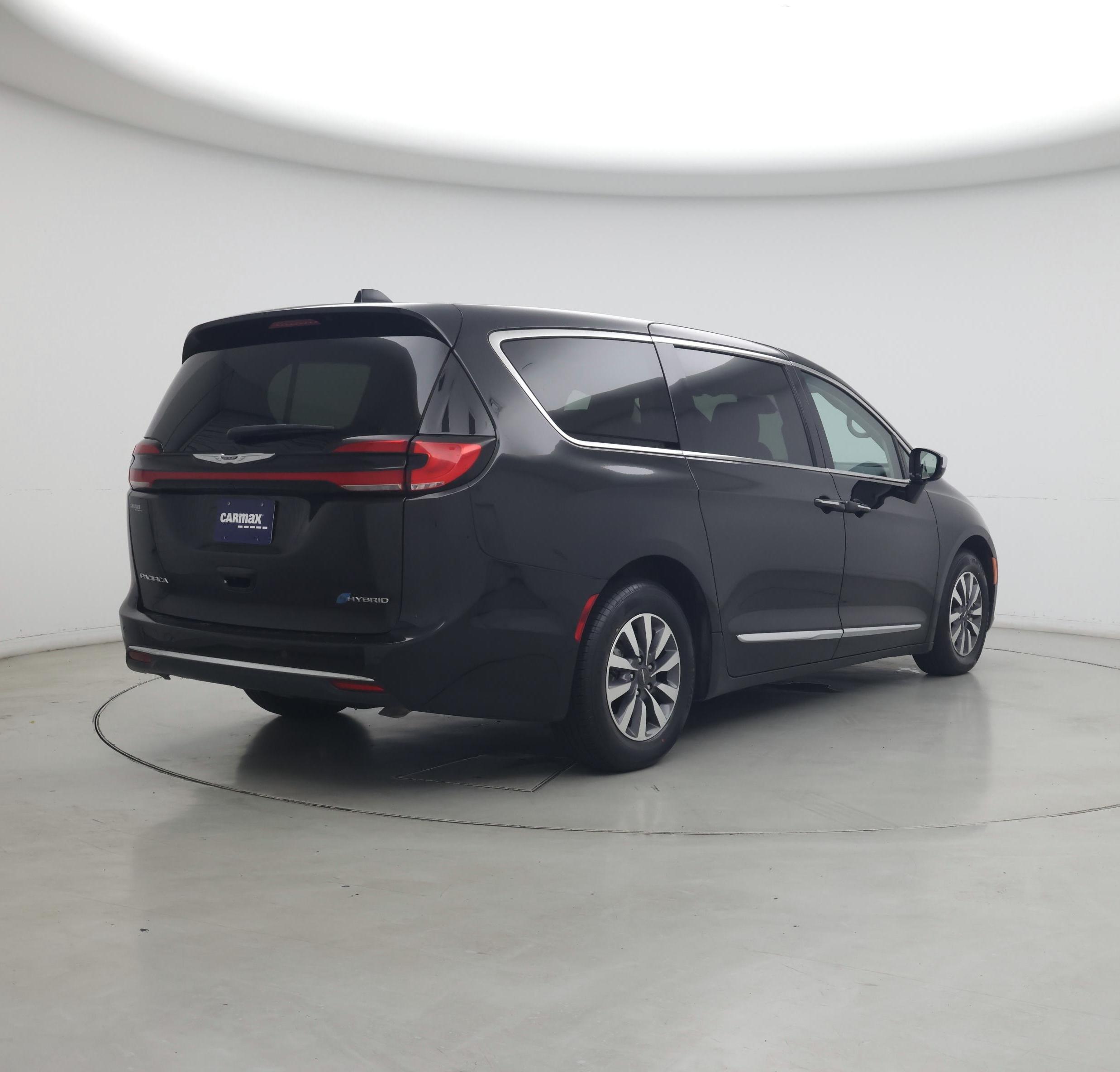 Thumbnail: 2023 Chrysler Pacifica - 8