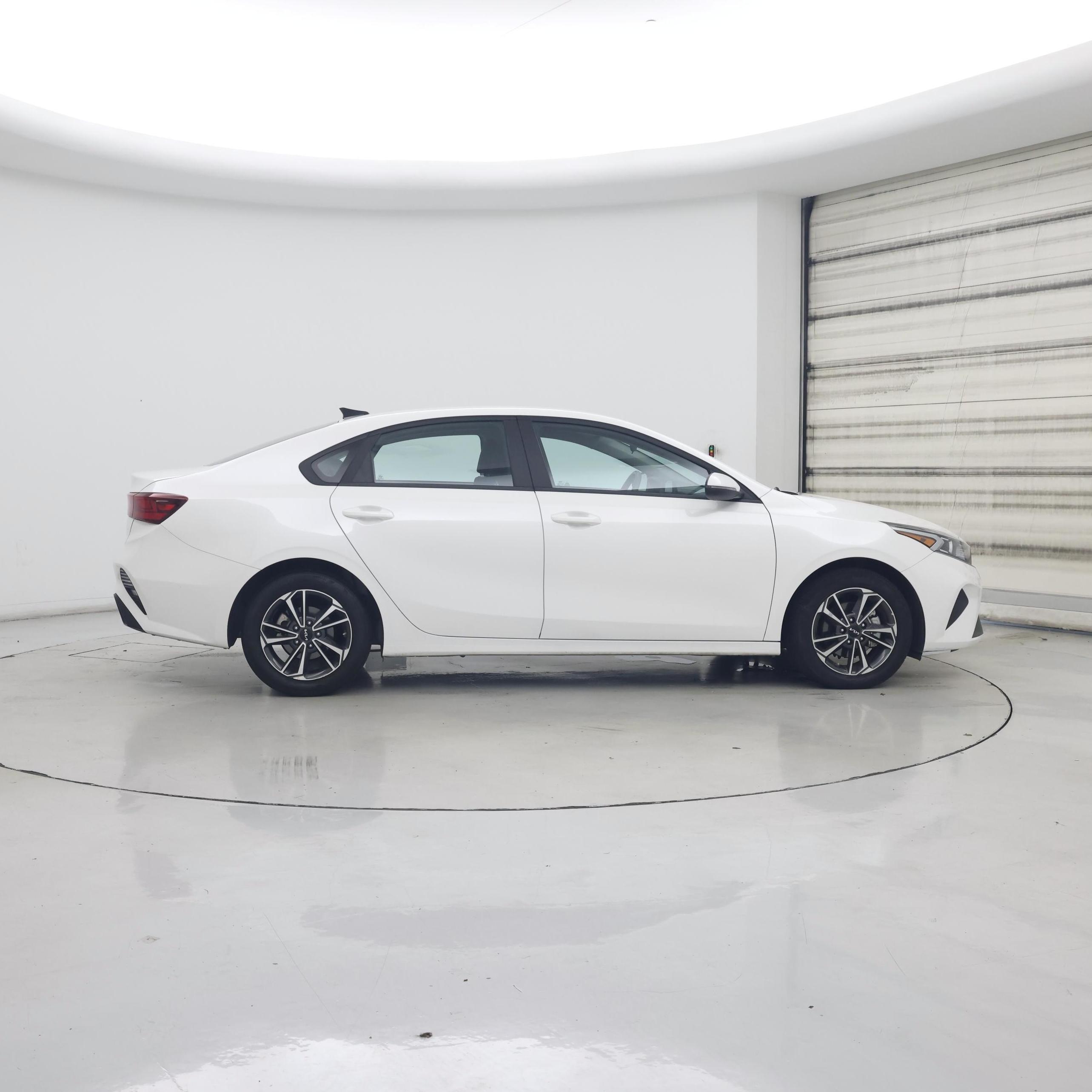 Thumbnail: 2023 Kia Forte - 7