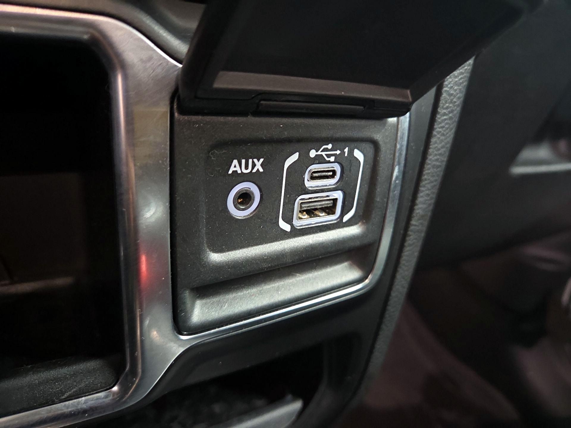 Thumbnail: 2022 Jeep Wrangler - 18