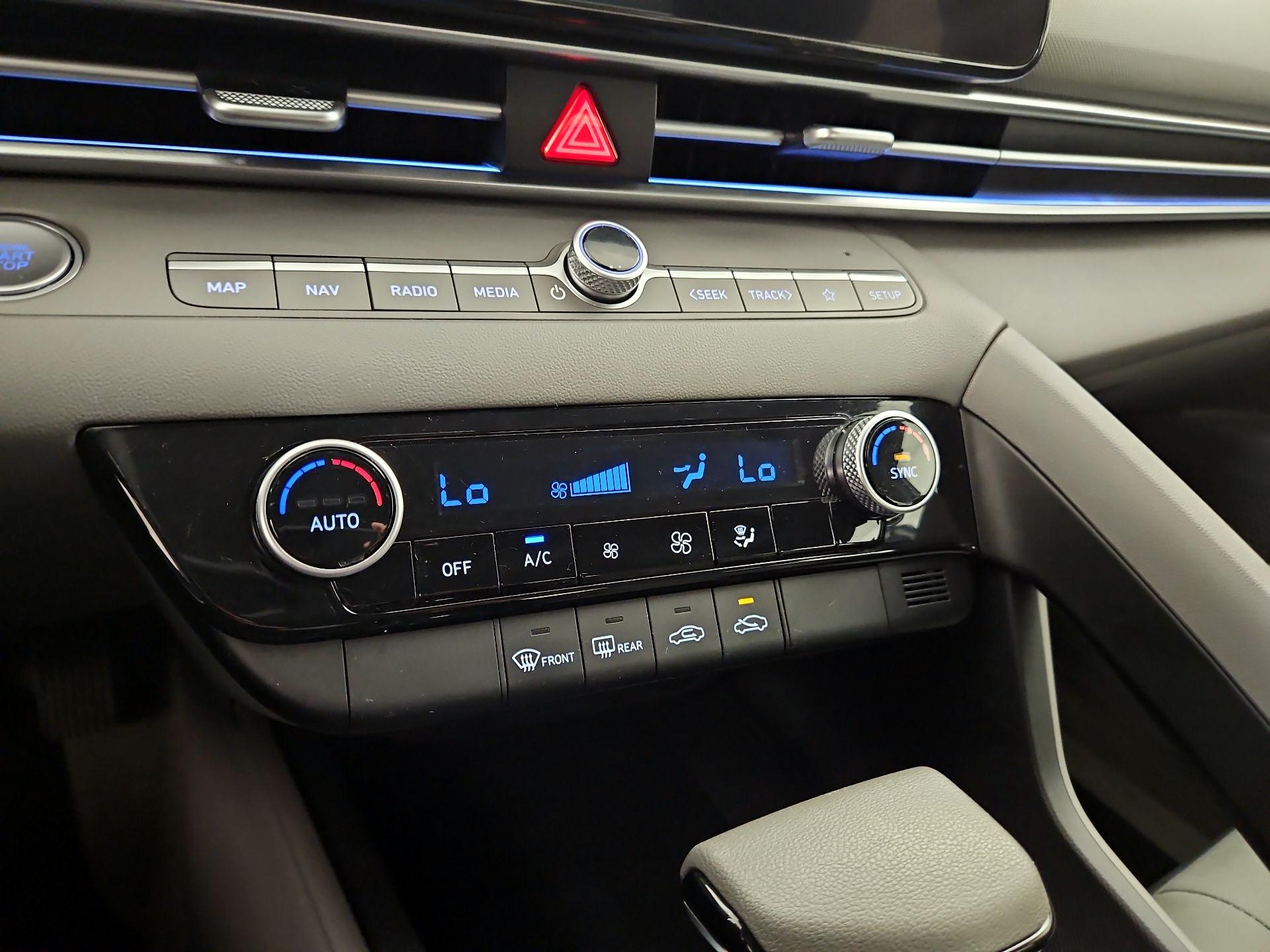 Thumbnail: 2024 Hyundai Elantra - 17