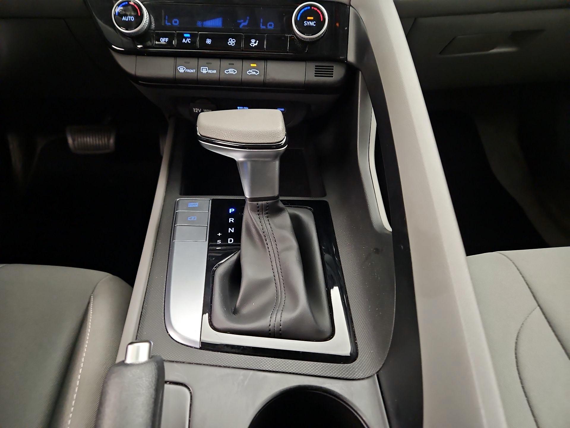 Thumbnail: 2024 Hyundai Elantra - 18