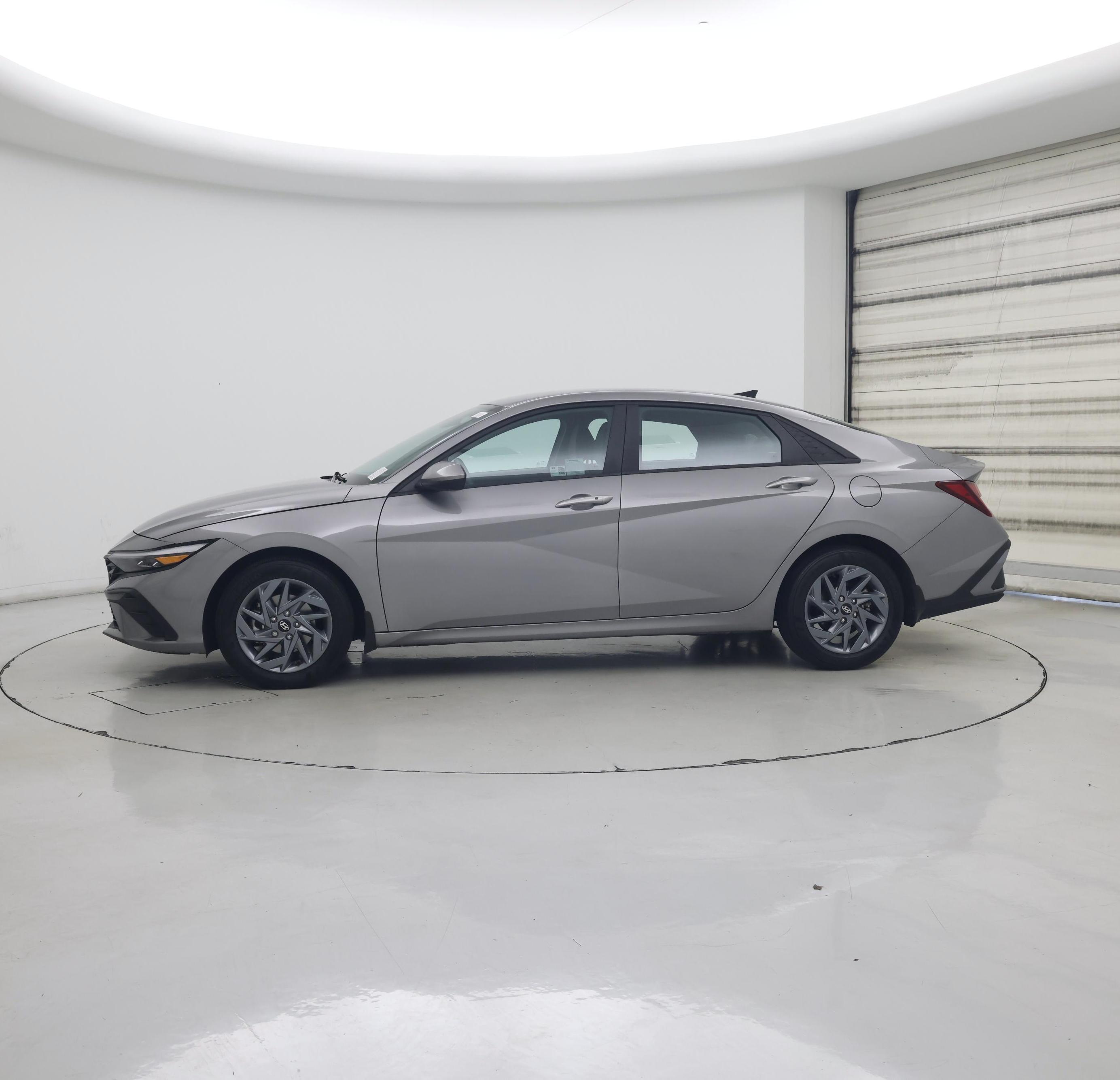 Thumbnail: 2024 Hyundai Elantra - 3